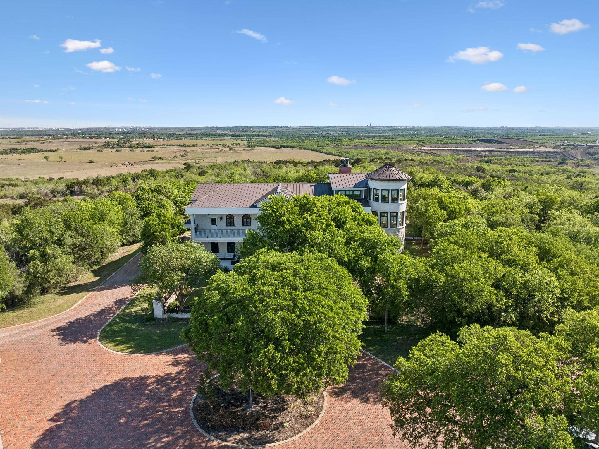 999 Schwarzlose RD, New Braunfels, TX 78130