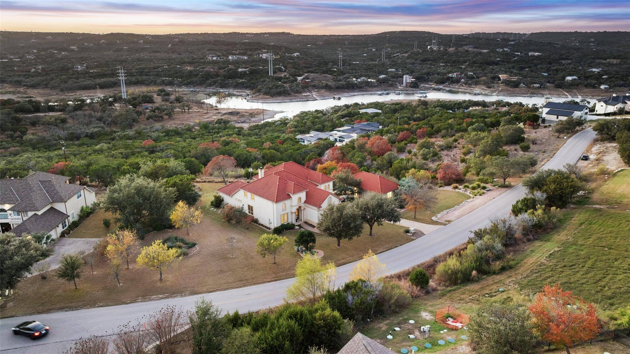2814 Lakehurst RD, Spicewood, TX 78669