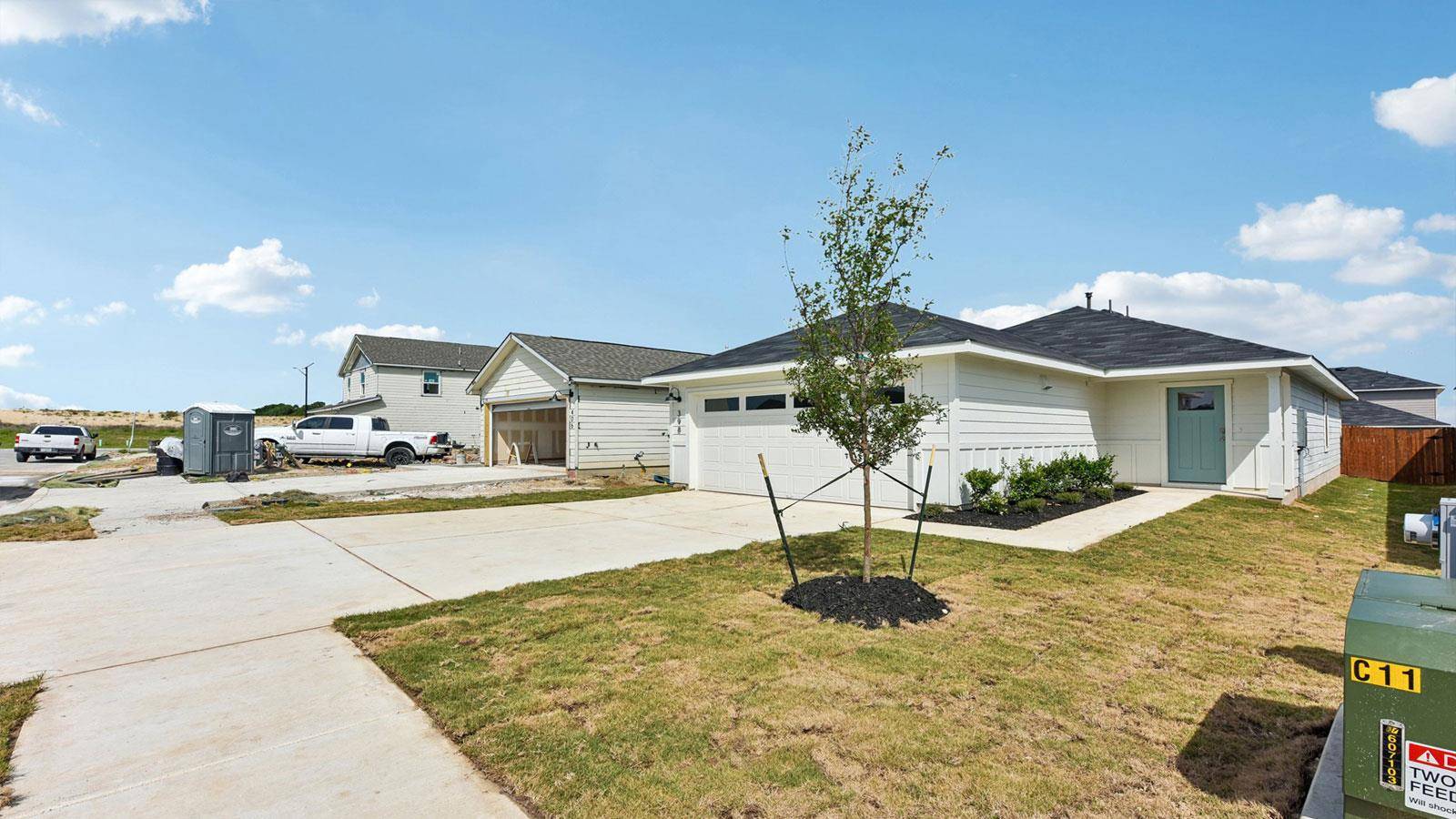 398 Ebbsfleet DR, Uhland, TX 78640