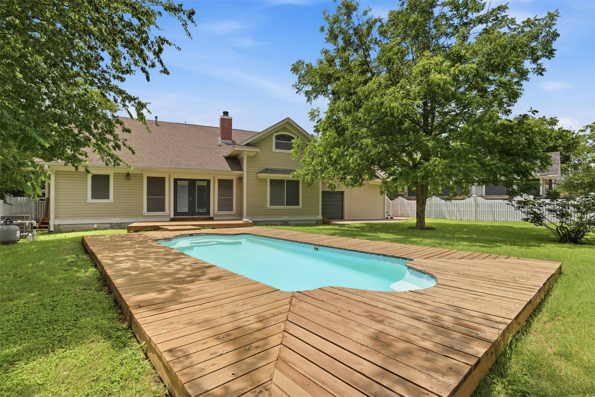 206 N Fm 1660, Hutto, TX 78634