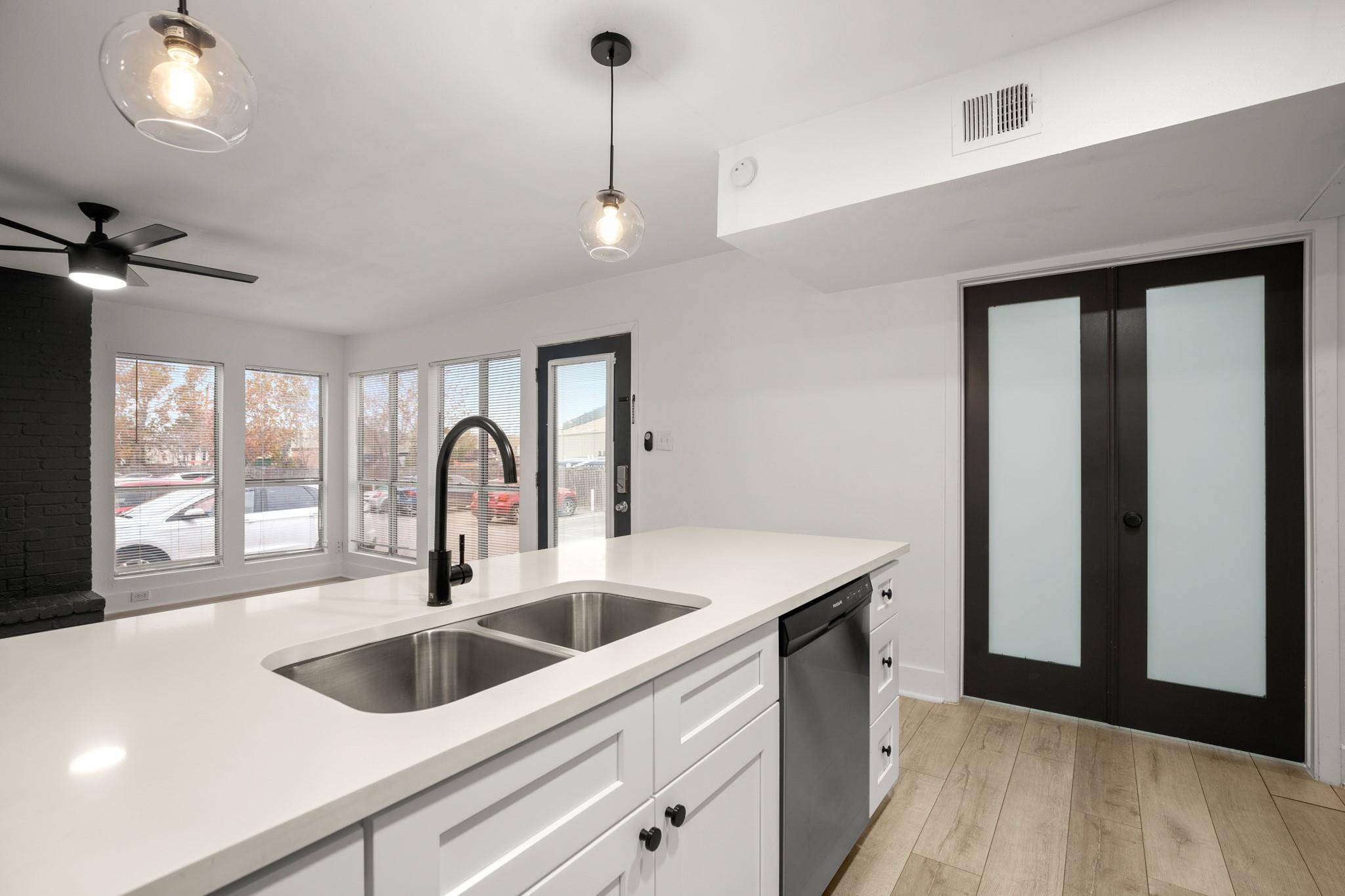 909 Reinli ST #103, Austin, TX 78751