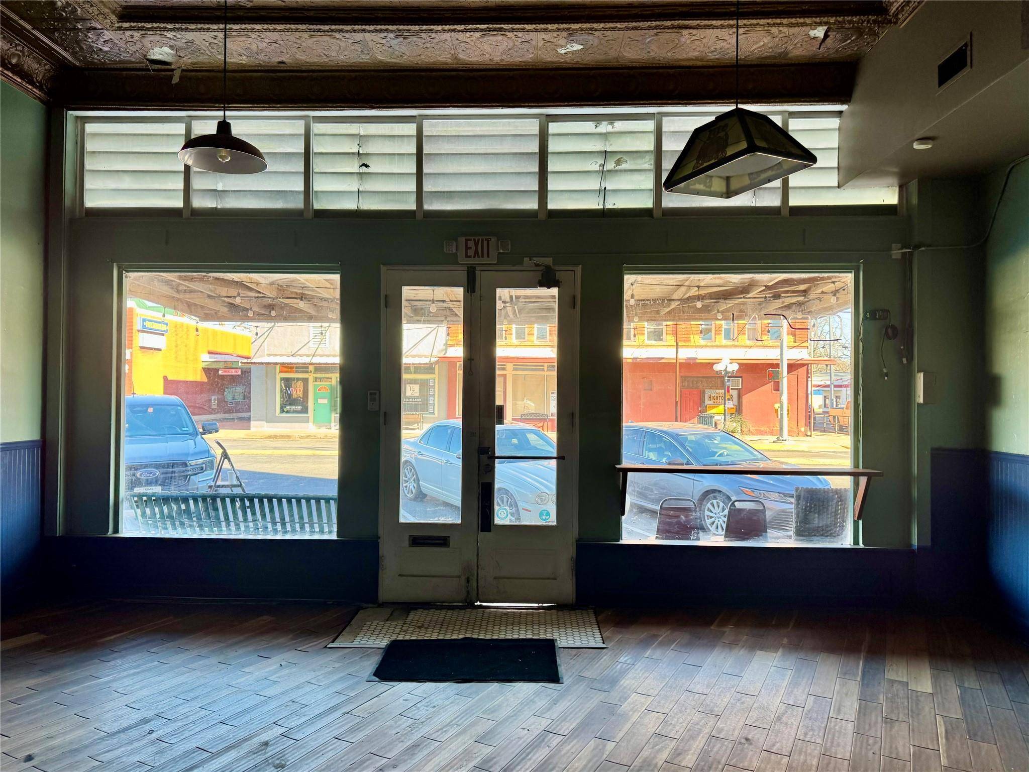 303 Main ST, Smithville, TX 78957
