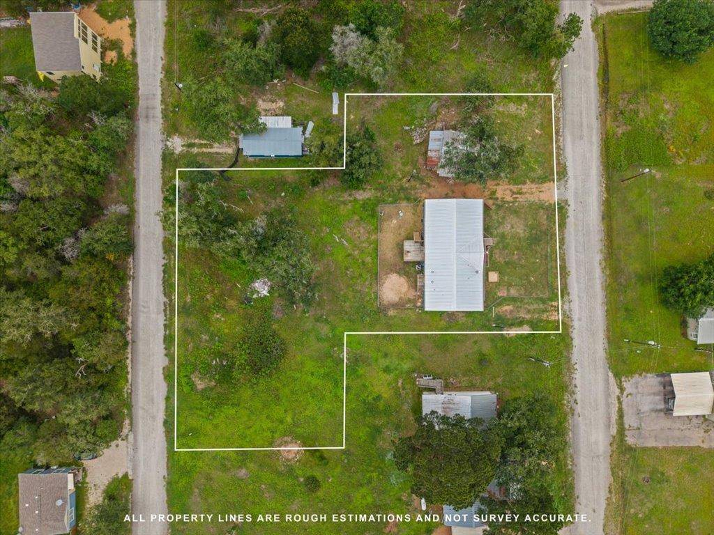 126 Cherokee CIR, Smithville, TX 78957