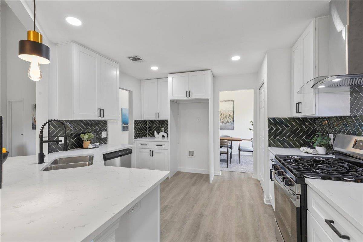 824 Brandi CIR, Kyle, TX 78640