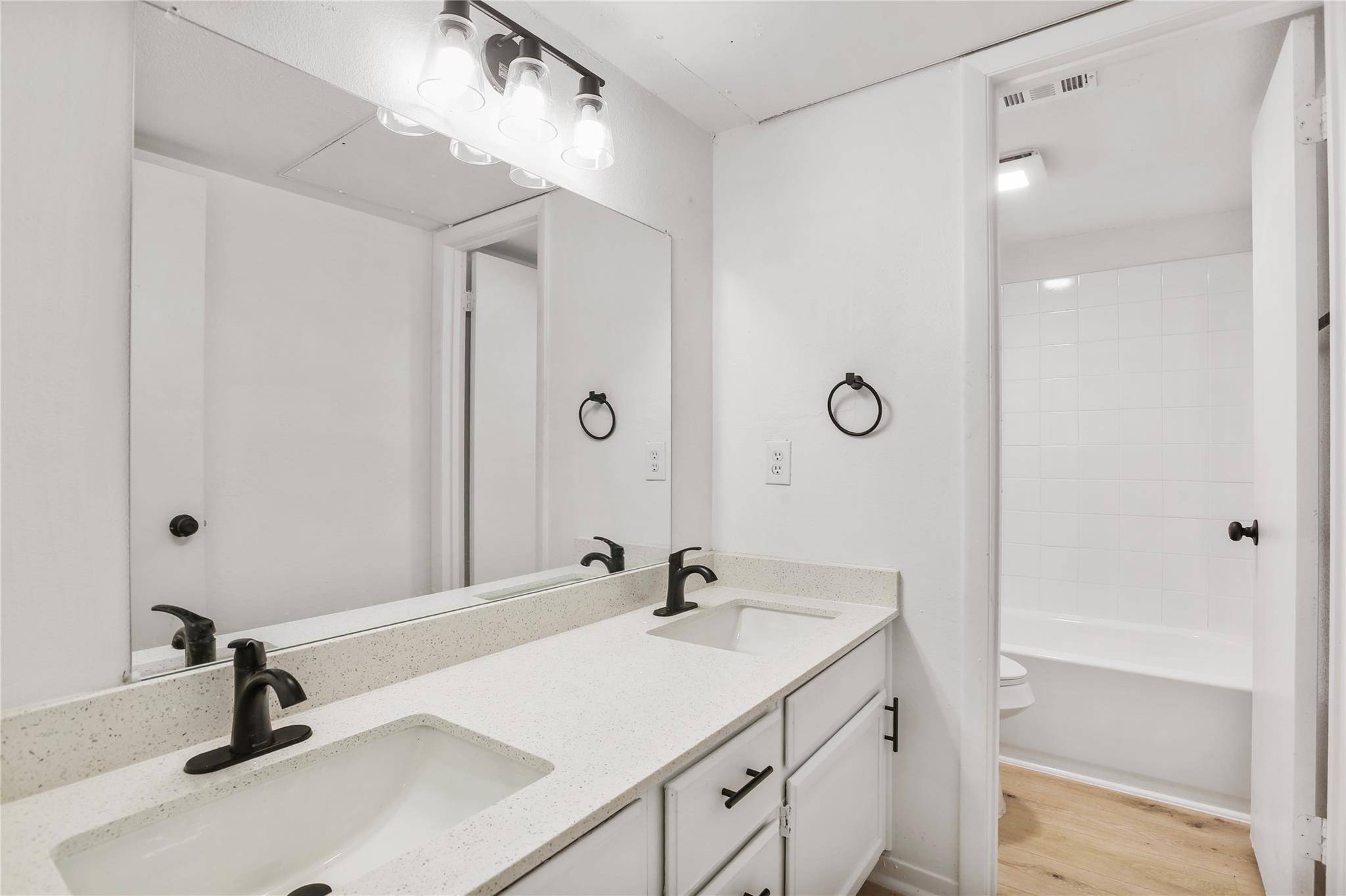 923 E 41st ST #102, Austin, TX 78751