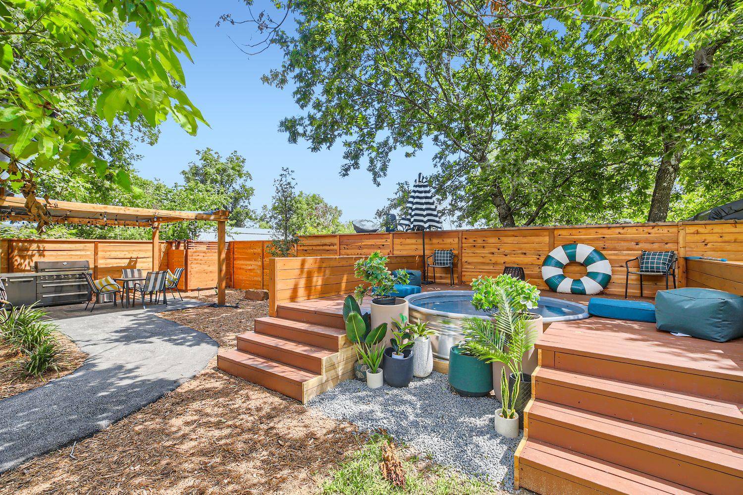 852 N Houston Ave, New Braunfels, TX 78130