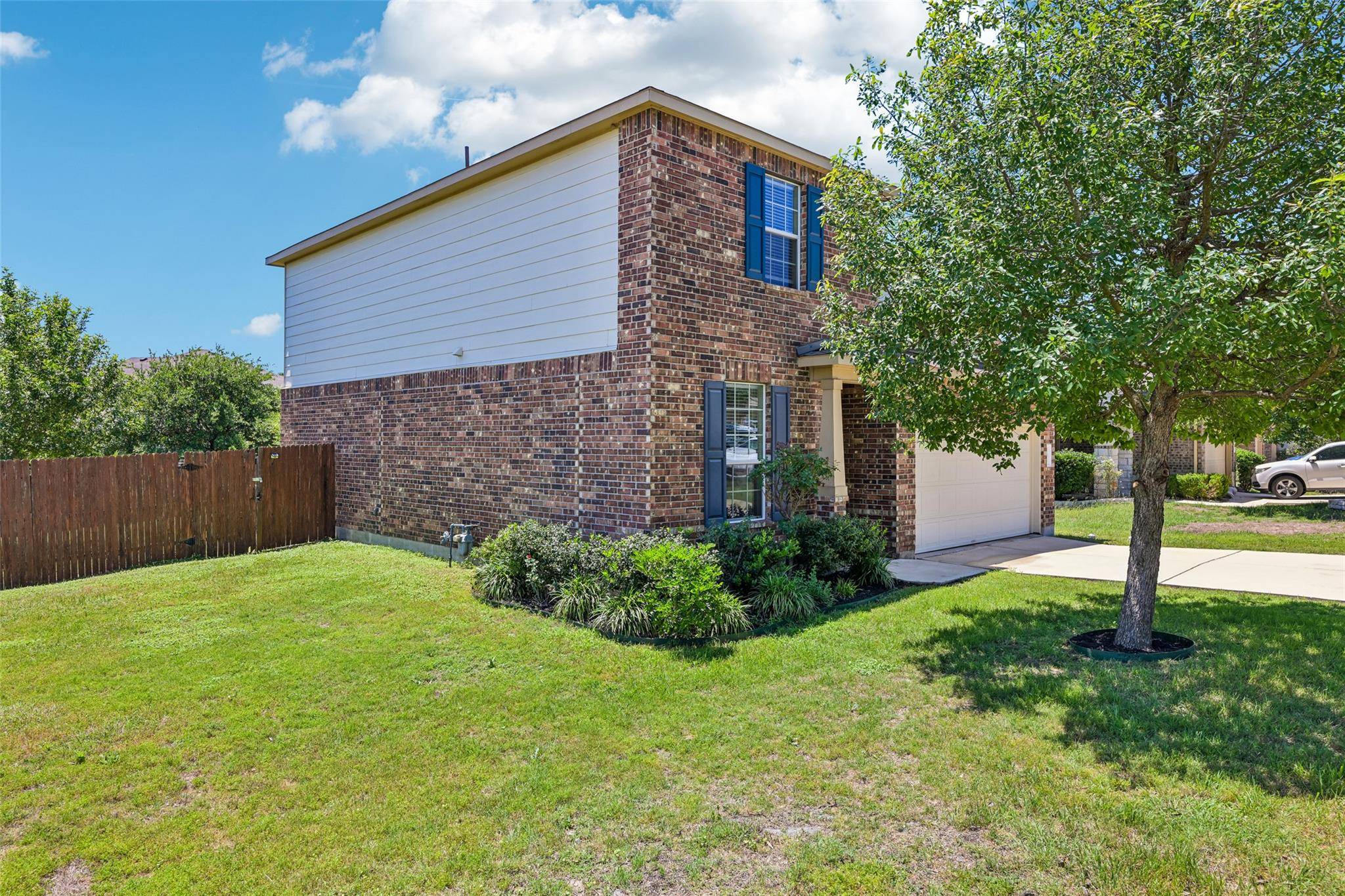 140 Lynn Crest BND, Buda, TX 78610