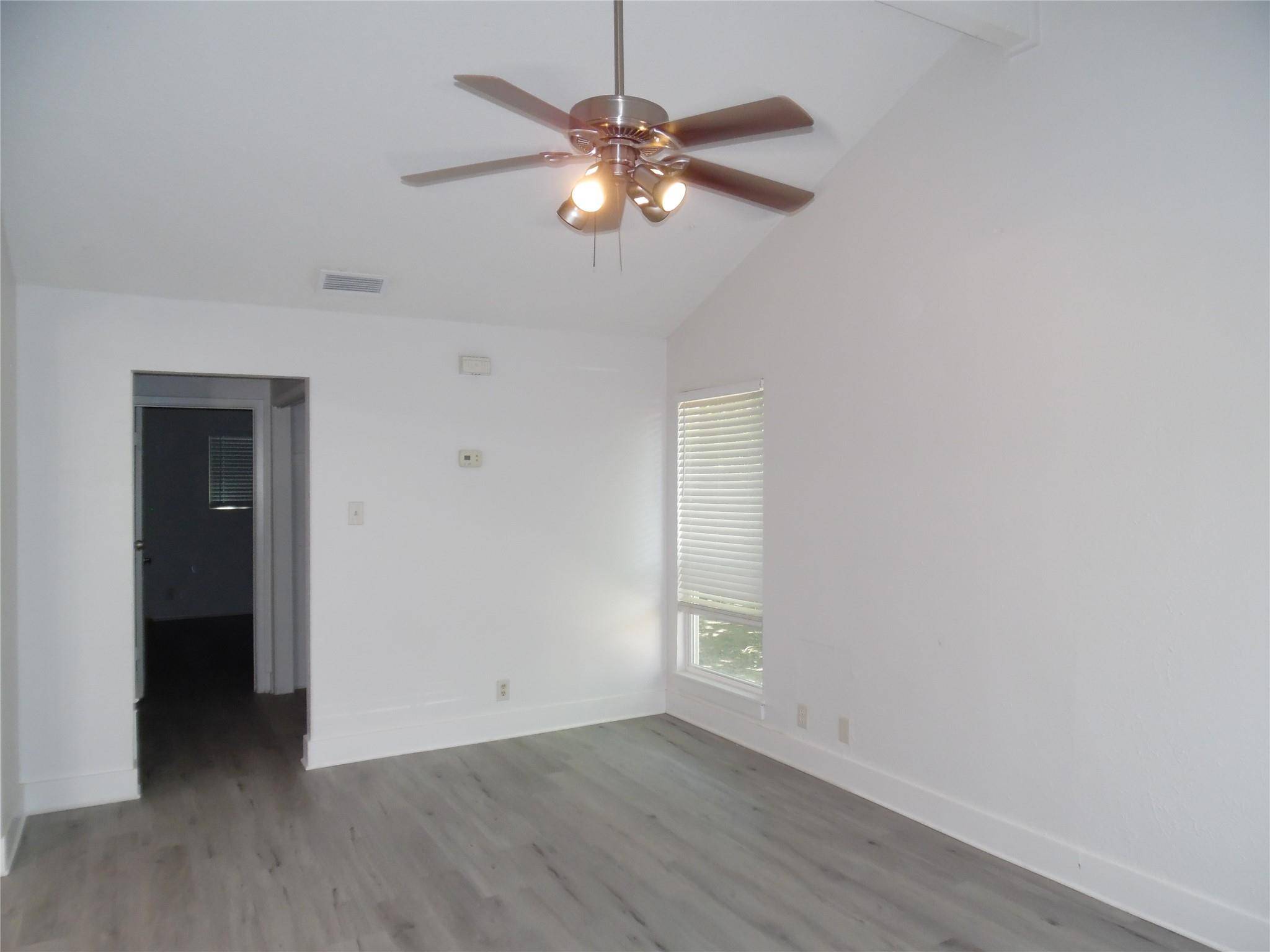 7400 Dixie DR #B, Austin, TX 78744