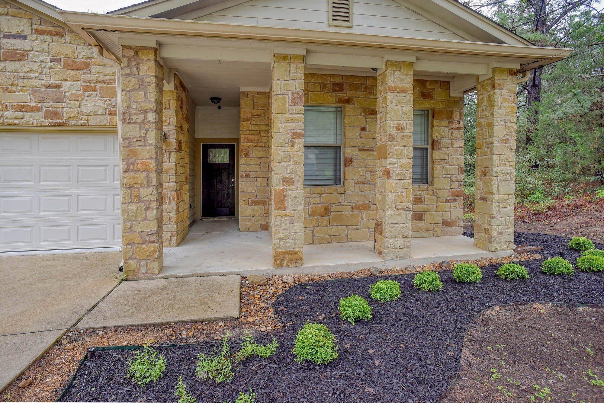 105 S Kaupo DR, Bastrop, TX 78602