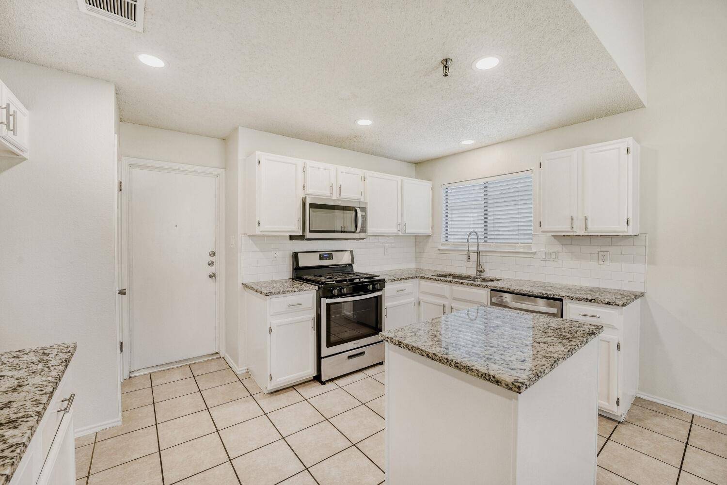 11922 MEADOWFIRE DR, Austin, TX 78758
