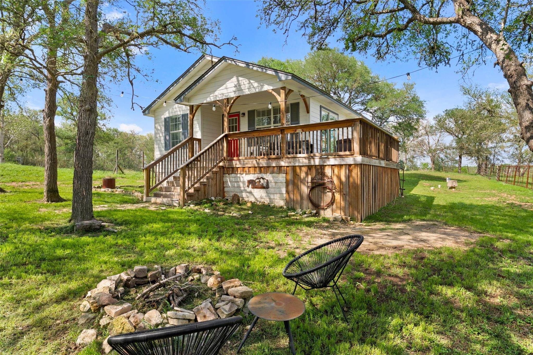 274 Old Austin TRL, Elgin, TX 78621