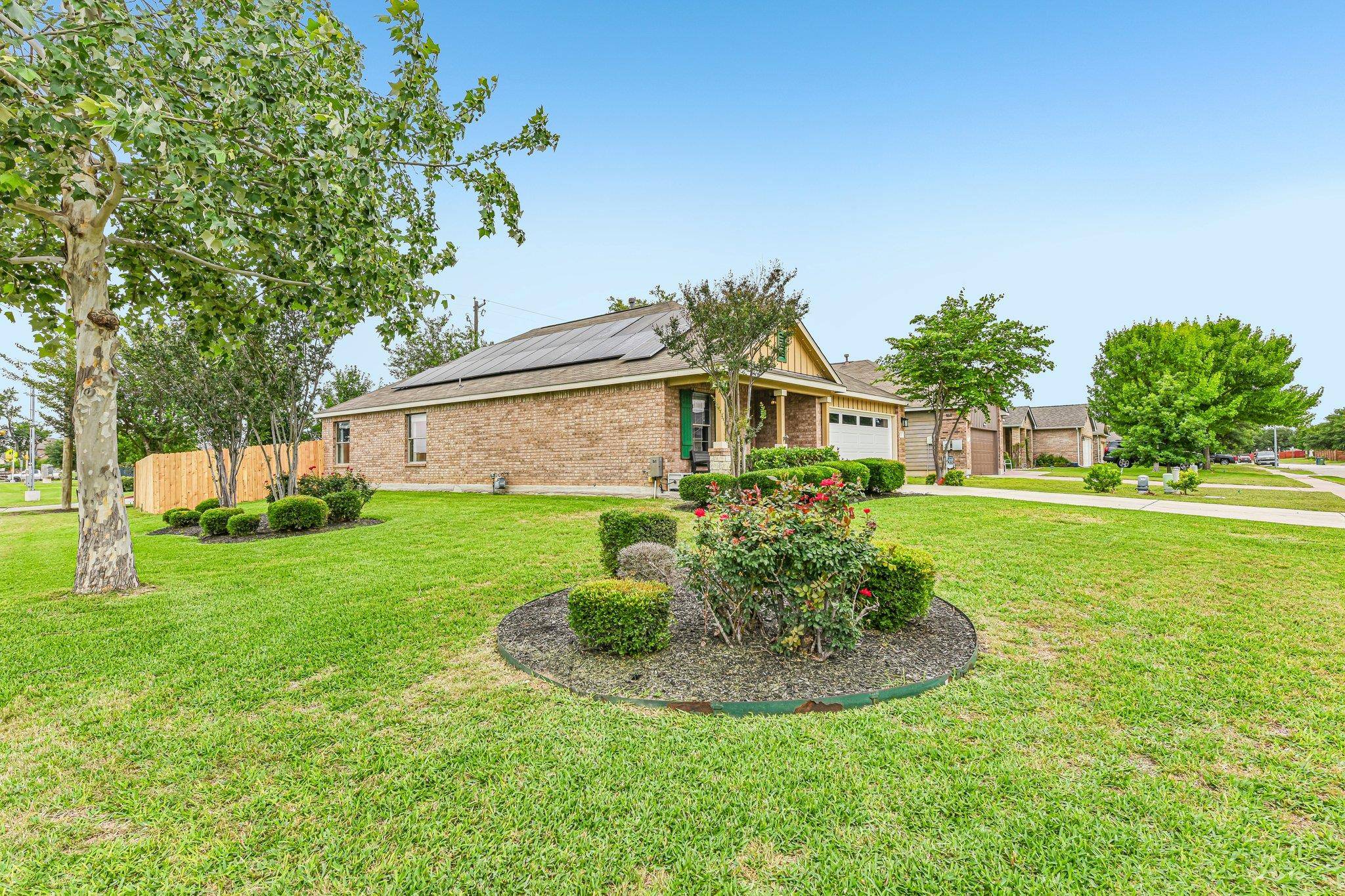 1520 Kothman DR, Hutto, TX 78634
