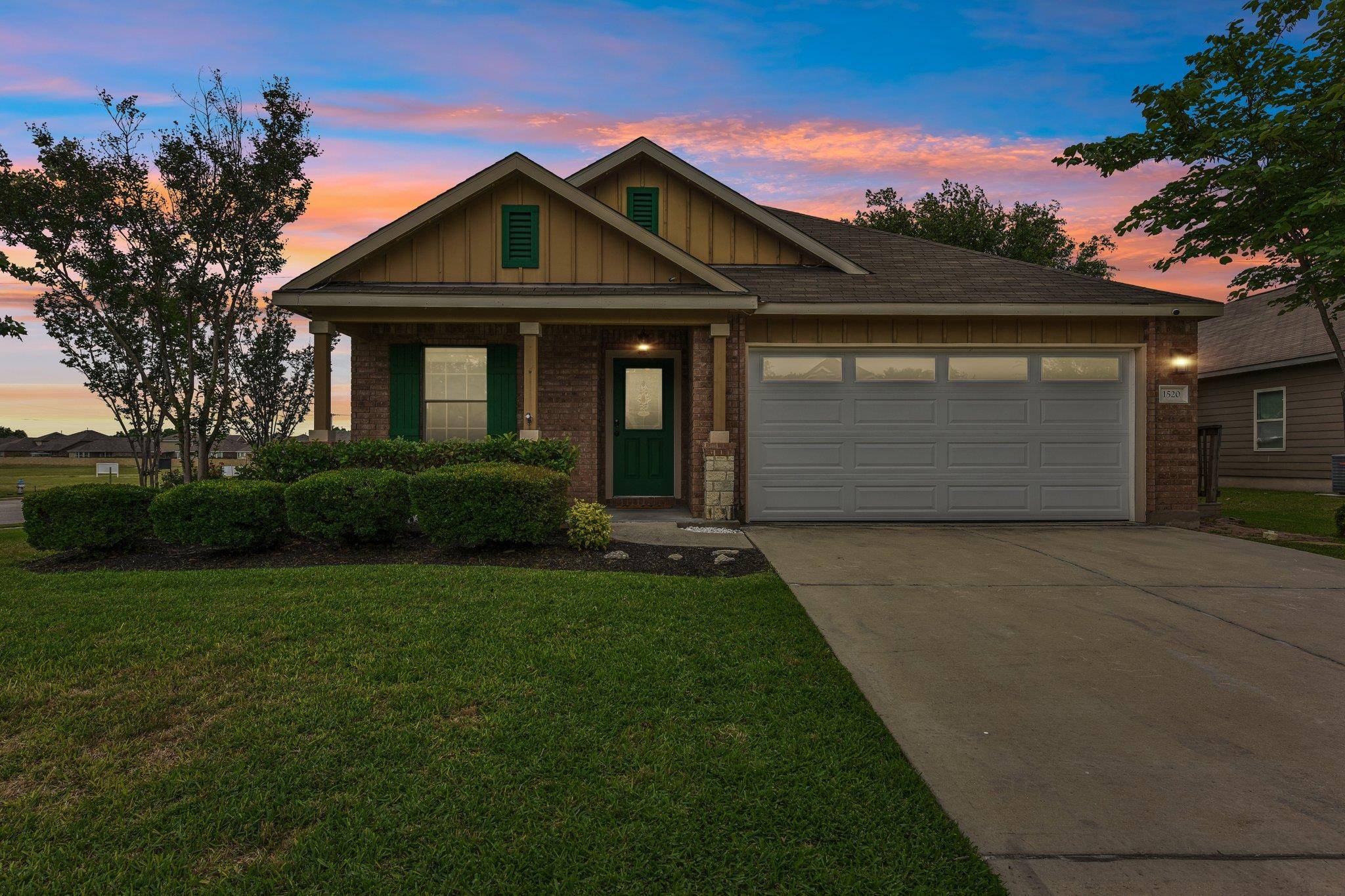 1520 Kothman DR, Hutto, TX 78634