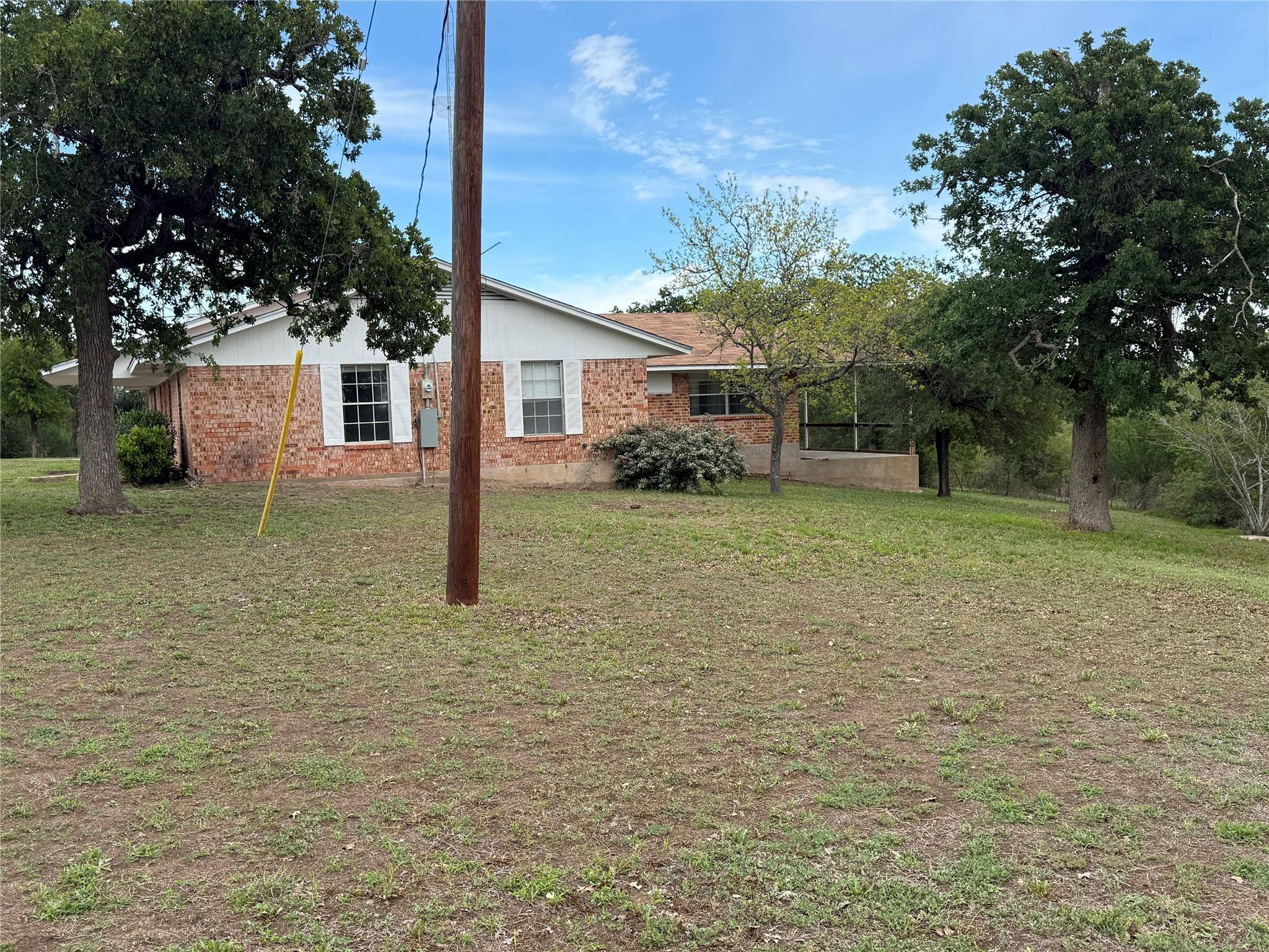 713 Fm 153, Smithville, TX 78957