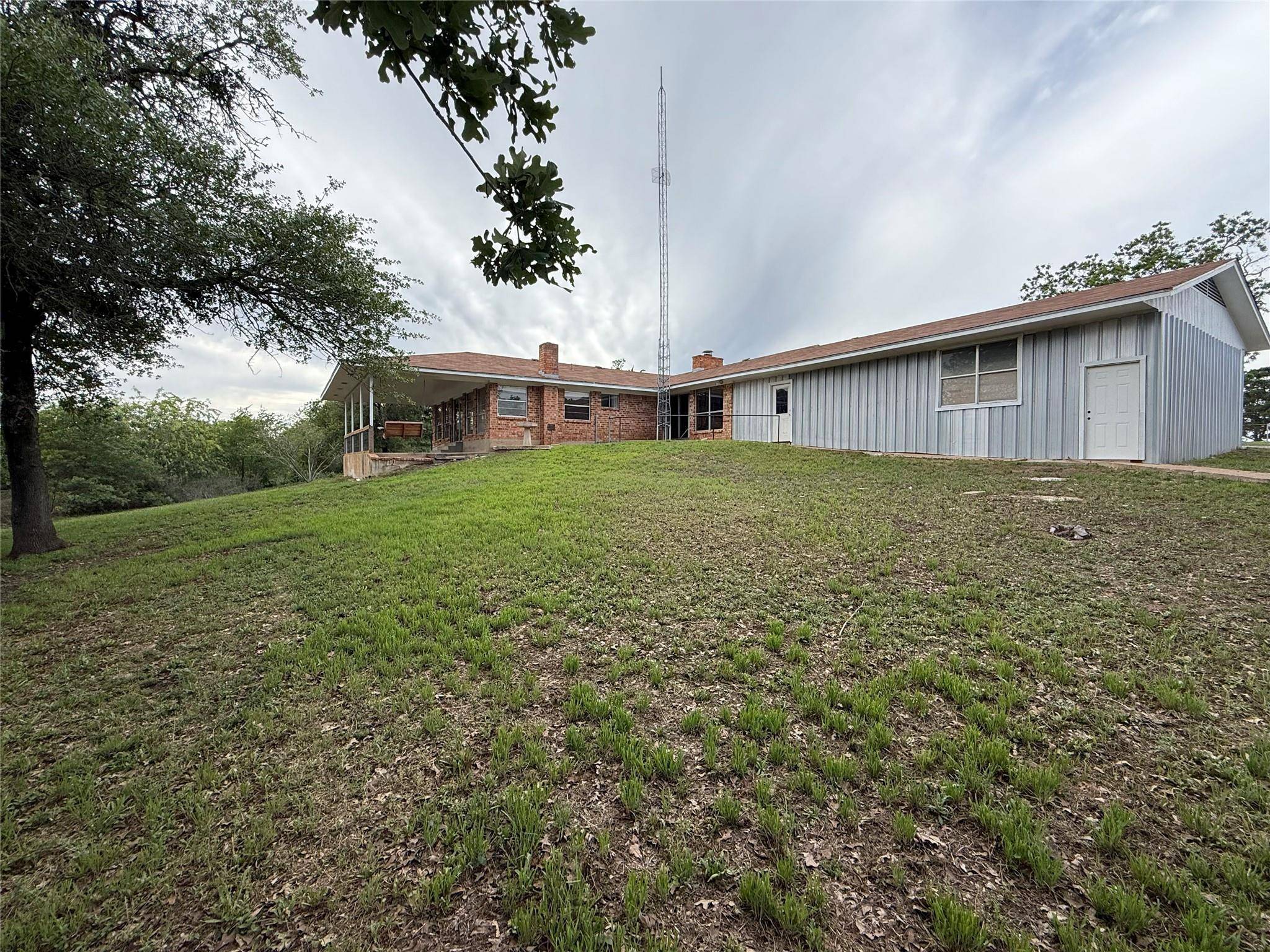 713 Fm 153, Smithville, TX 78957