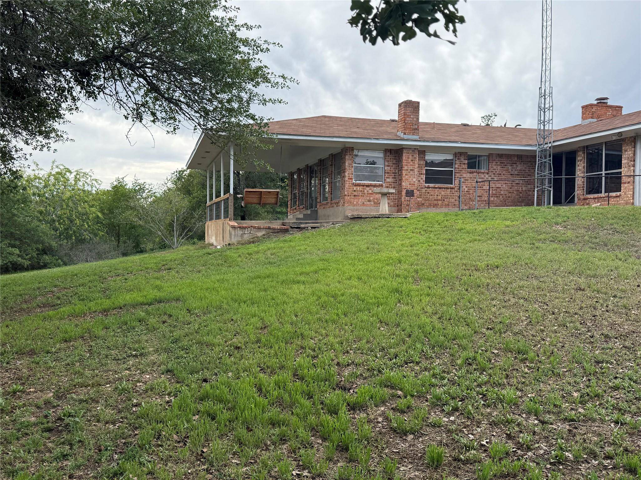 713 Fm 153, Smithville, TX 78957