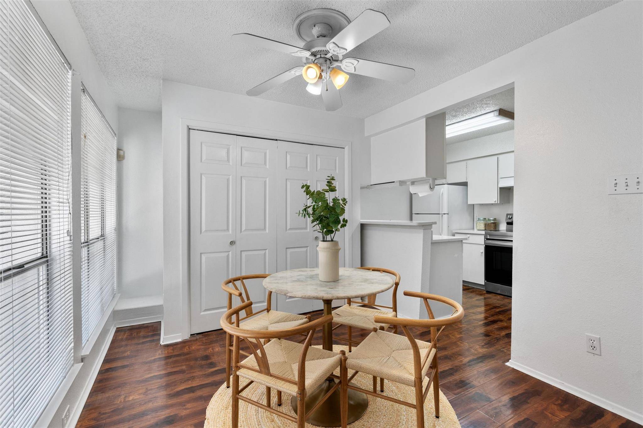 6910 Hart LN #203, Austin, TX 78731