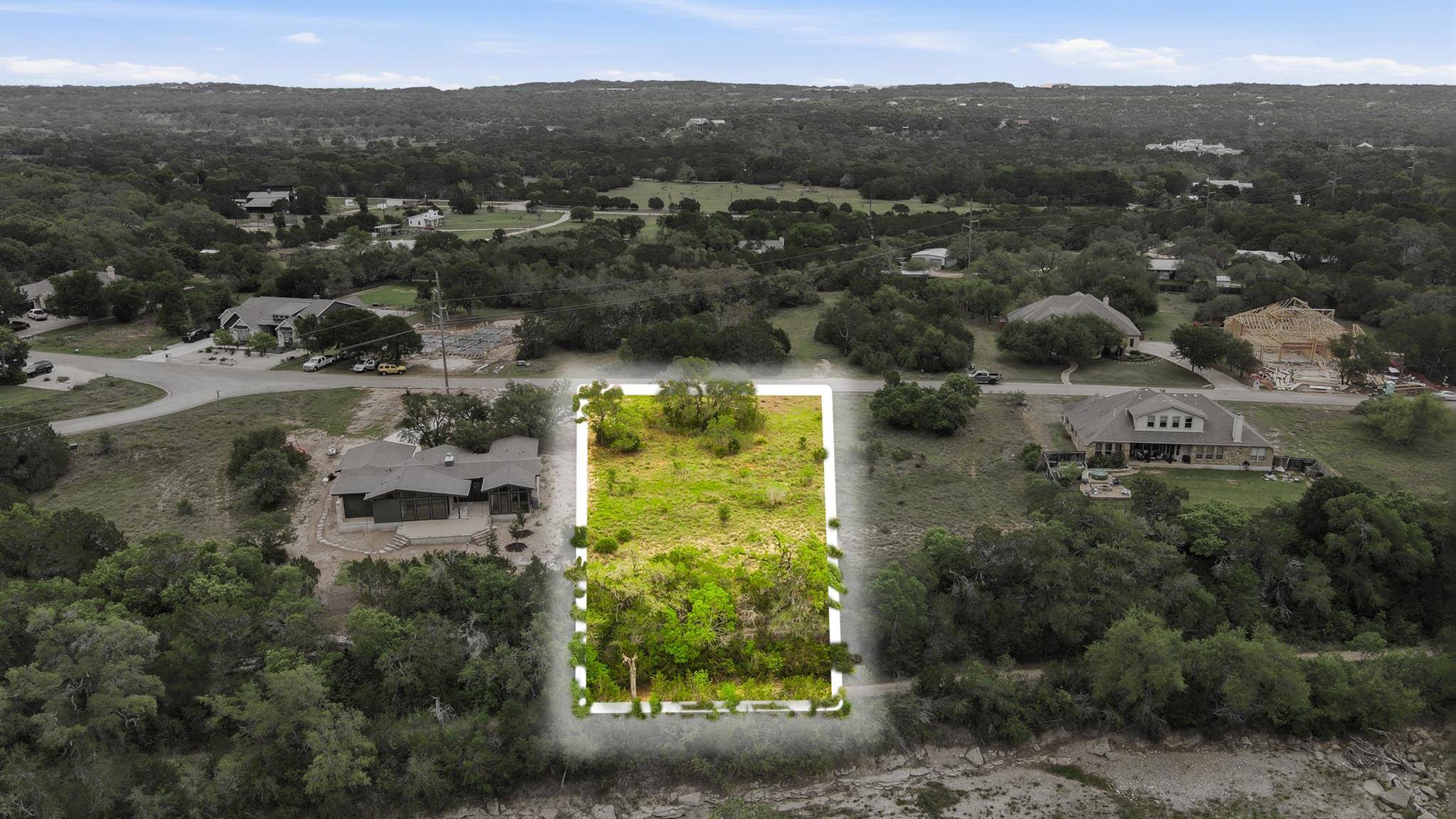 320 Onion Creek LN, Driftwood, TX 78619