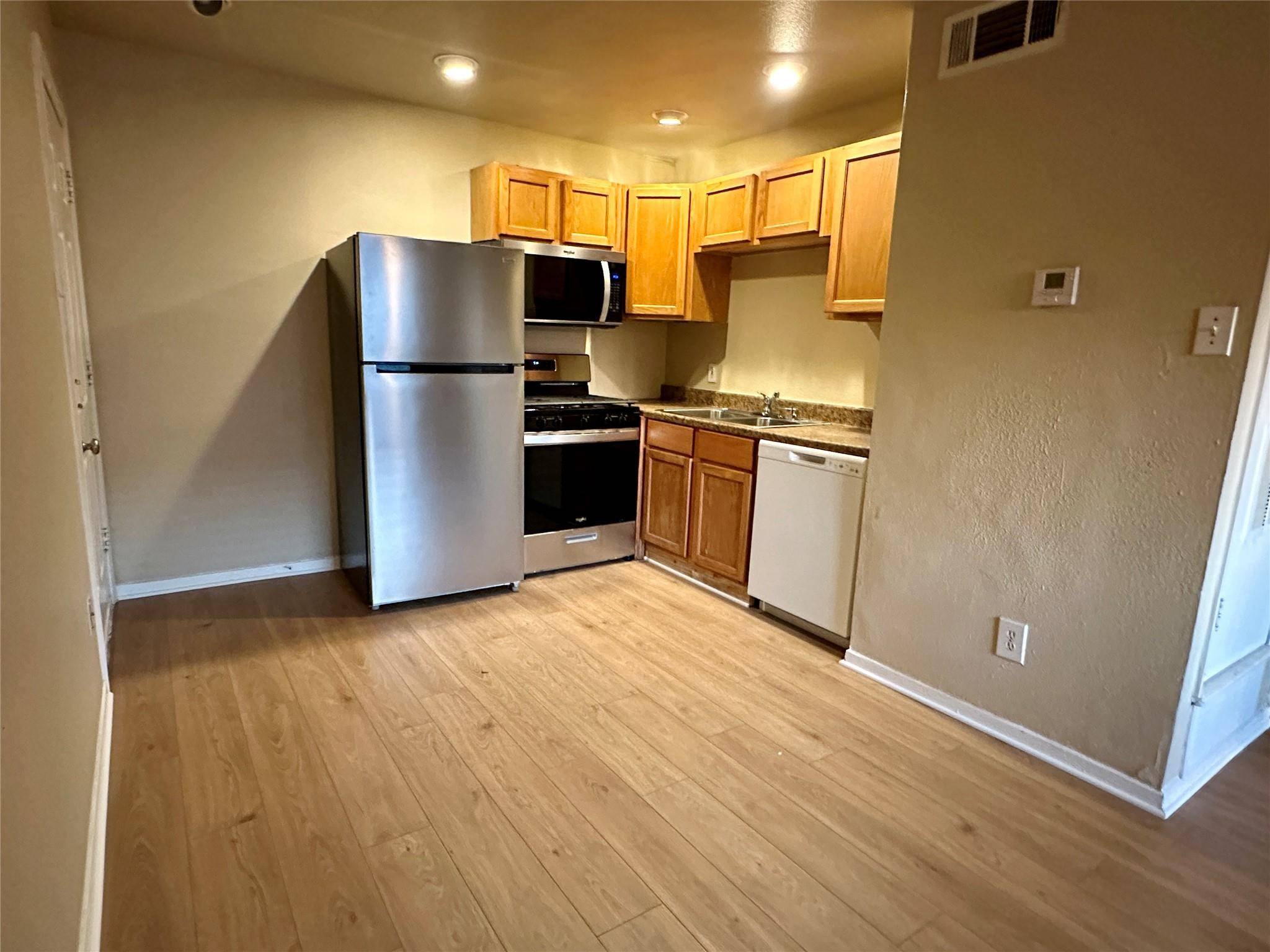 803 W 28th ST #106, Austin, TX 78705