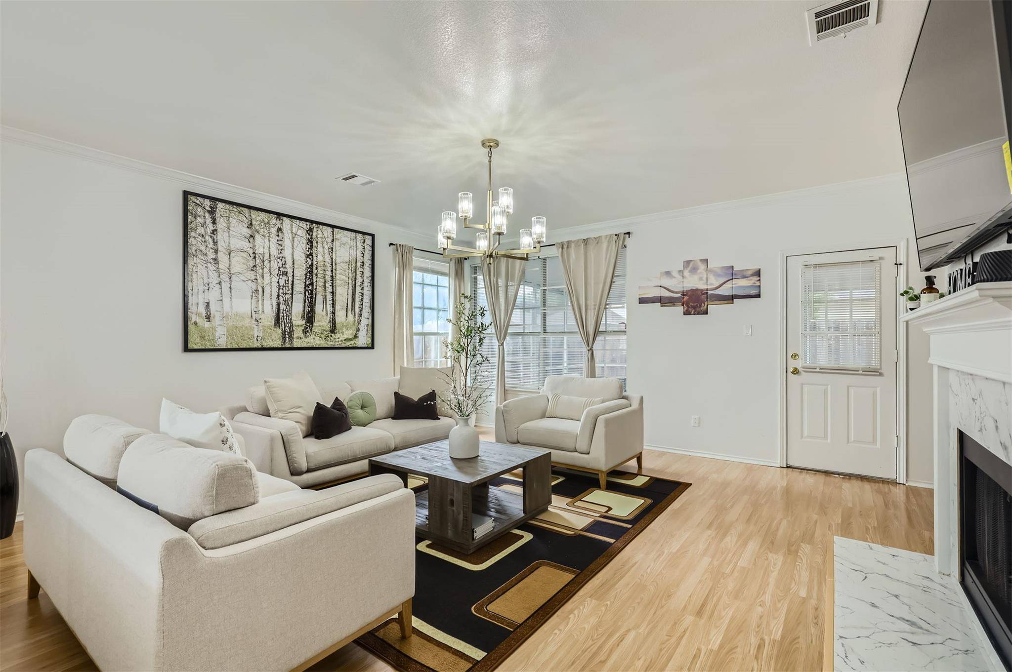 1016 Thackeray LN, Pflugerville, TX 78660