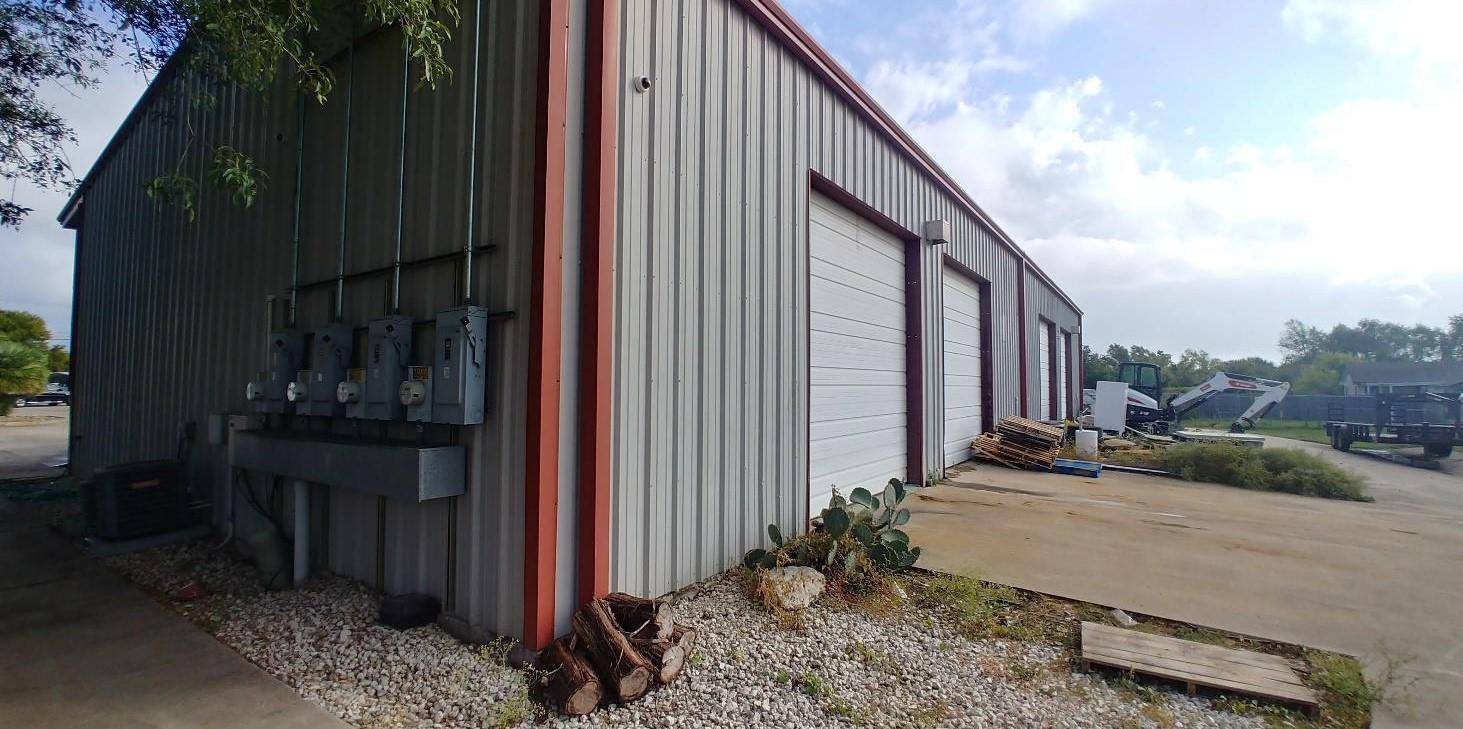 623 W Front ST #2100, Hutto, TX 78634