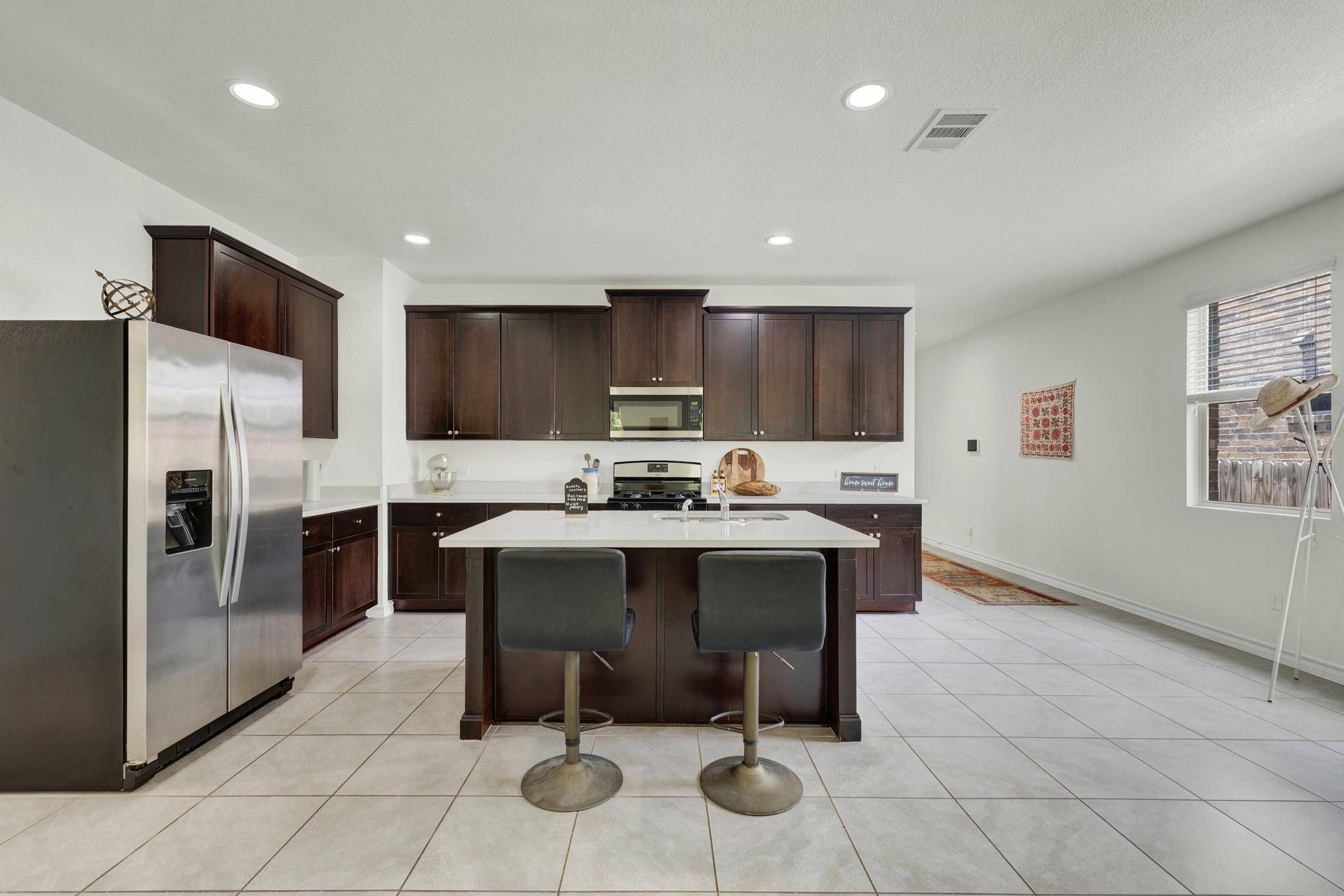 216 MARY MAX CIR, San Marcos, TX 78666