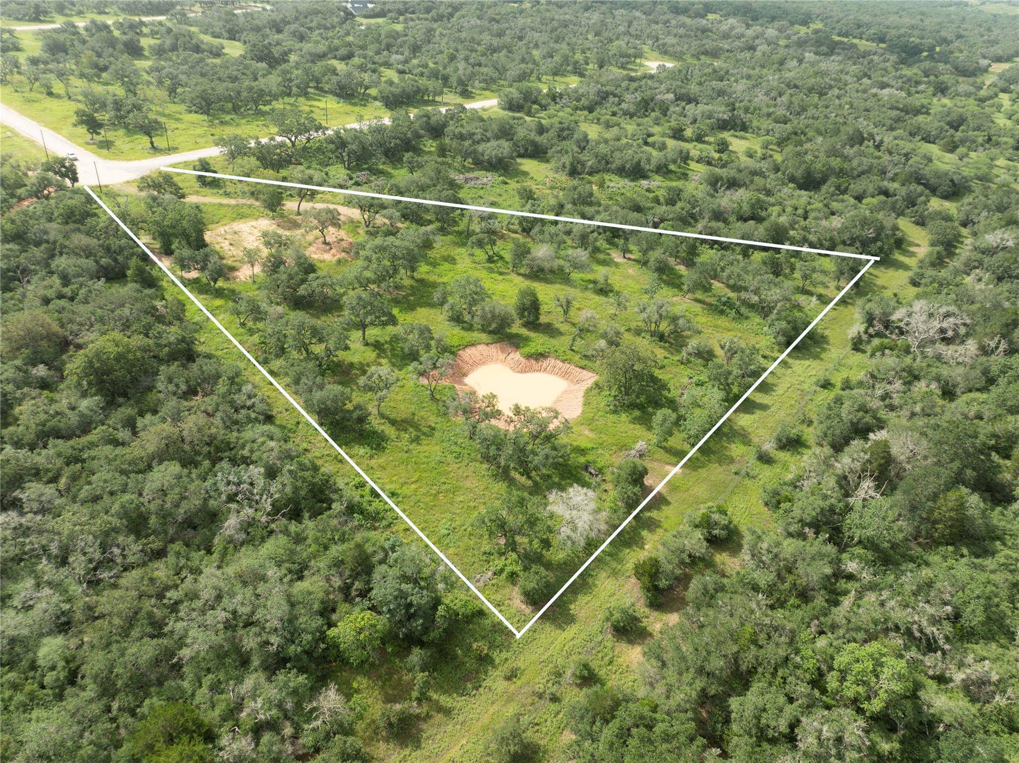 1178 Specklebelly LN, Columbus, TX 78934