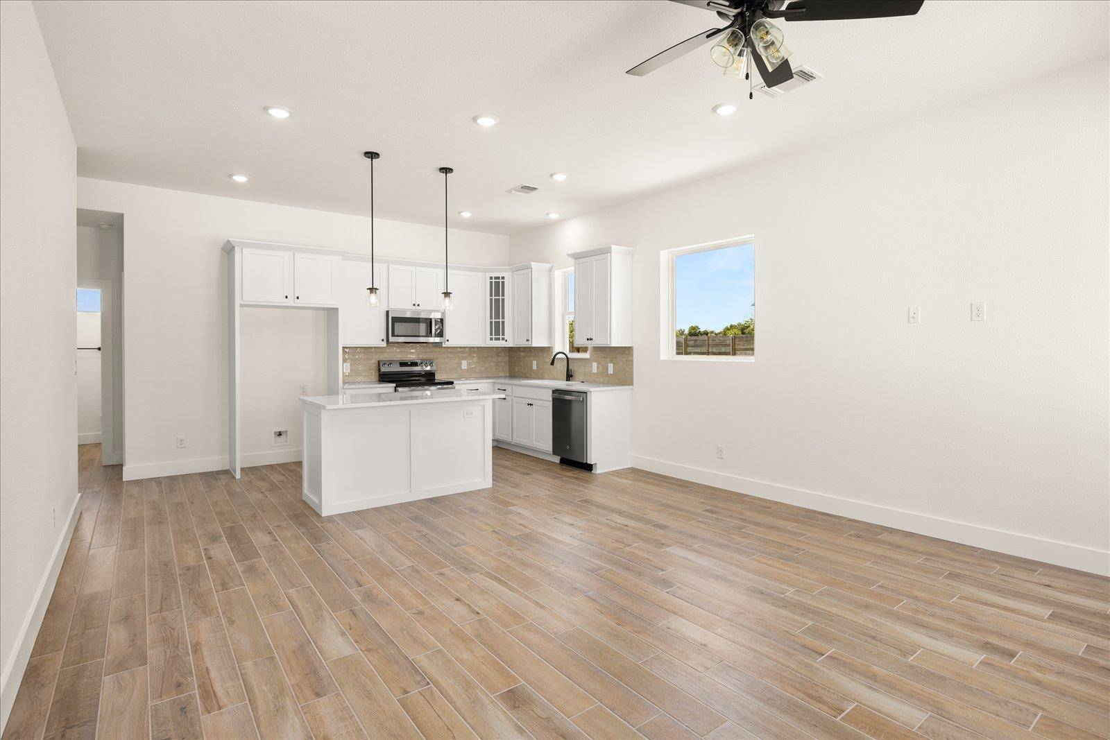 802 S Creek ST #100, Fredericksburg, TX 78624