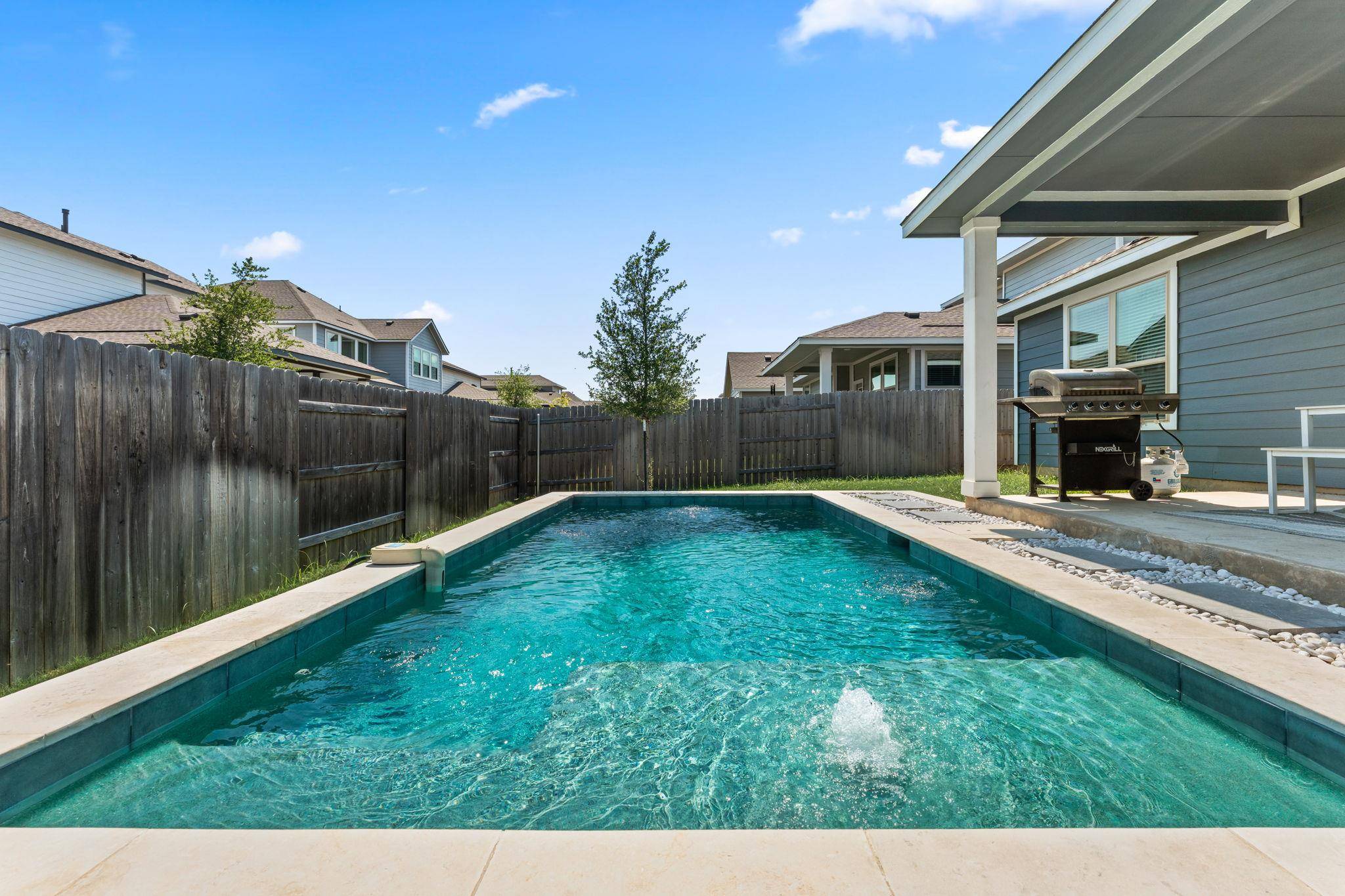 8512 McKamy DR, Austin, TX 78744