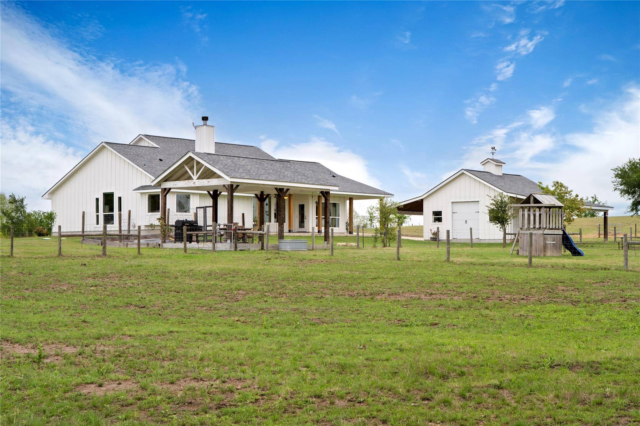 1854 County Road 464, Elgin, TX 78621