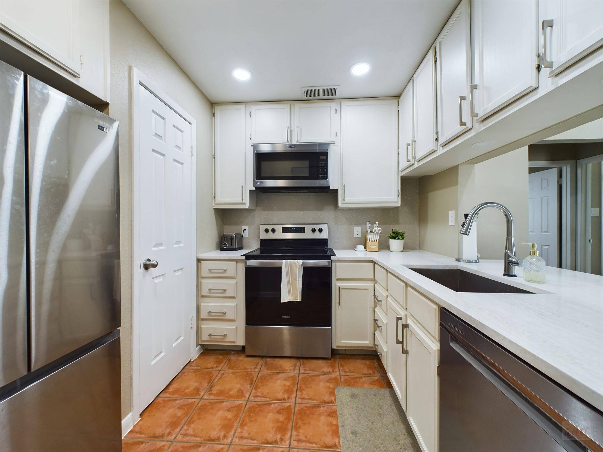 711 W 21st ST #304, Austin, TX 78705