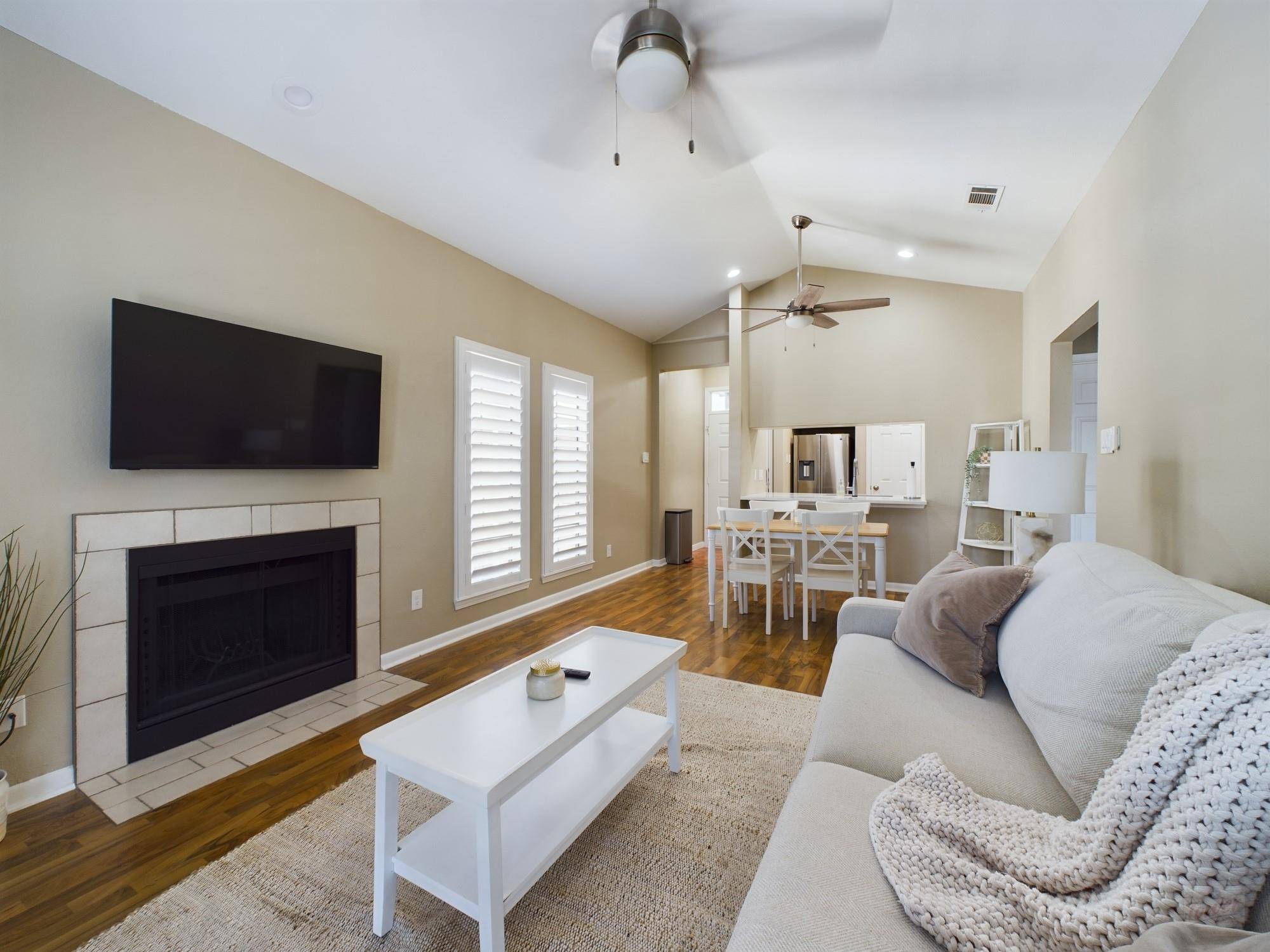 711 W 21st ST #304, Austin, TX 78705