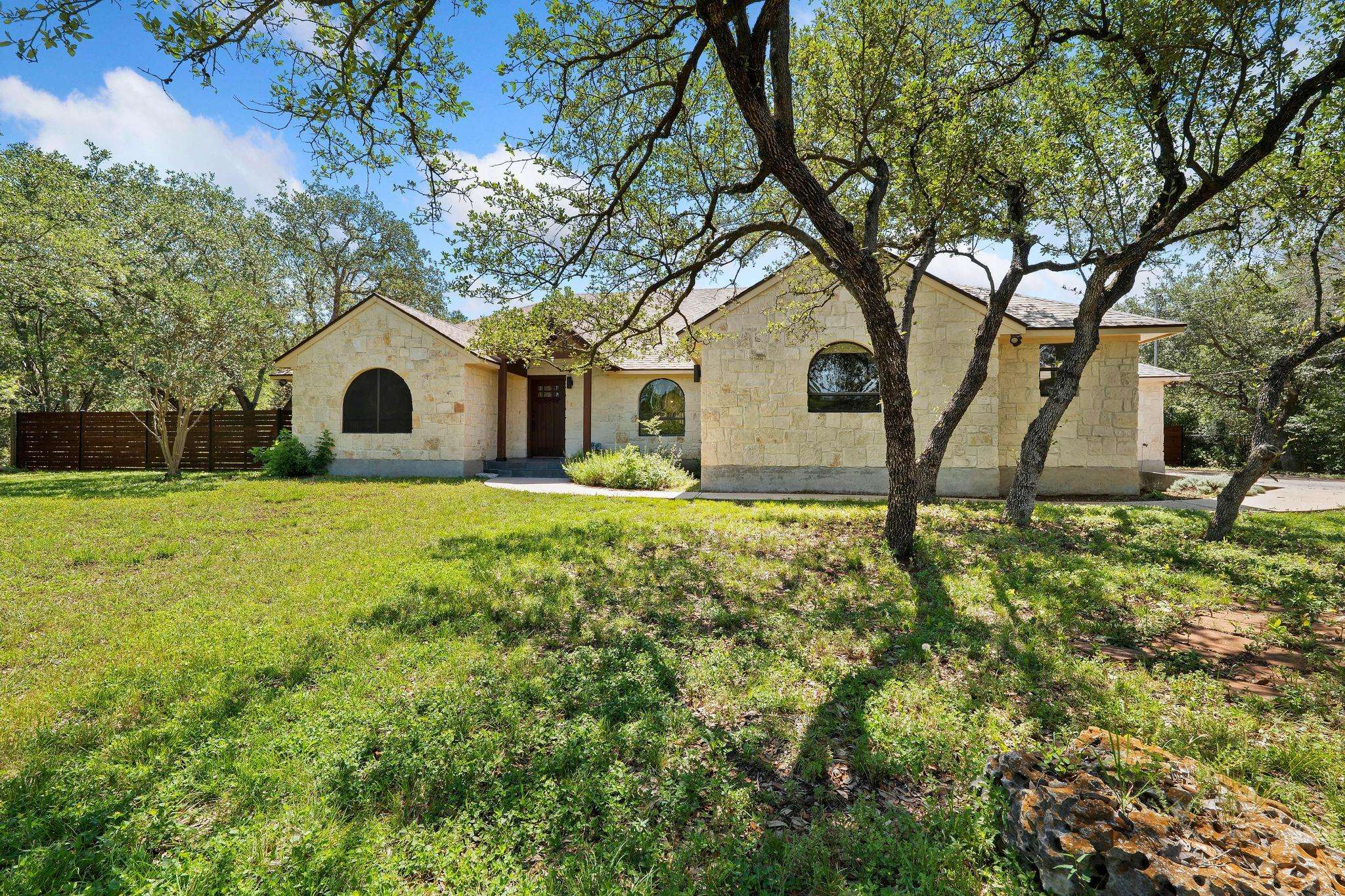 105 N Laurelwood DR, Austin, TX 78733