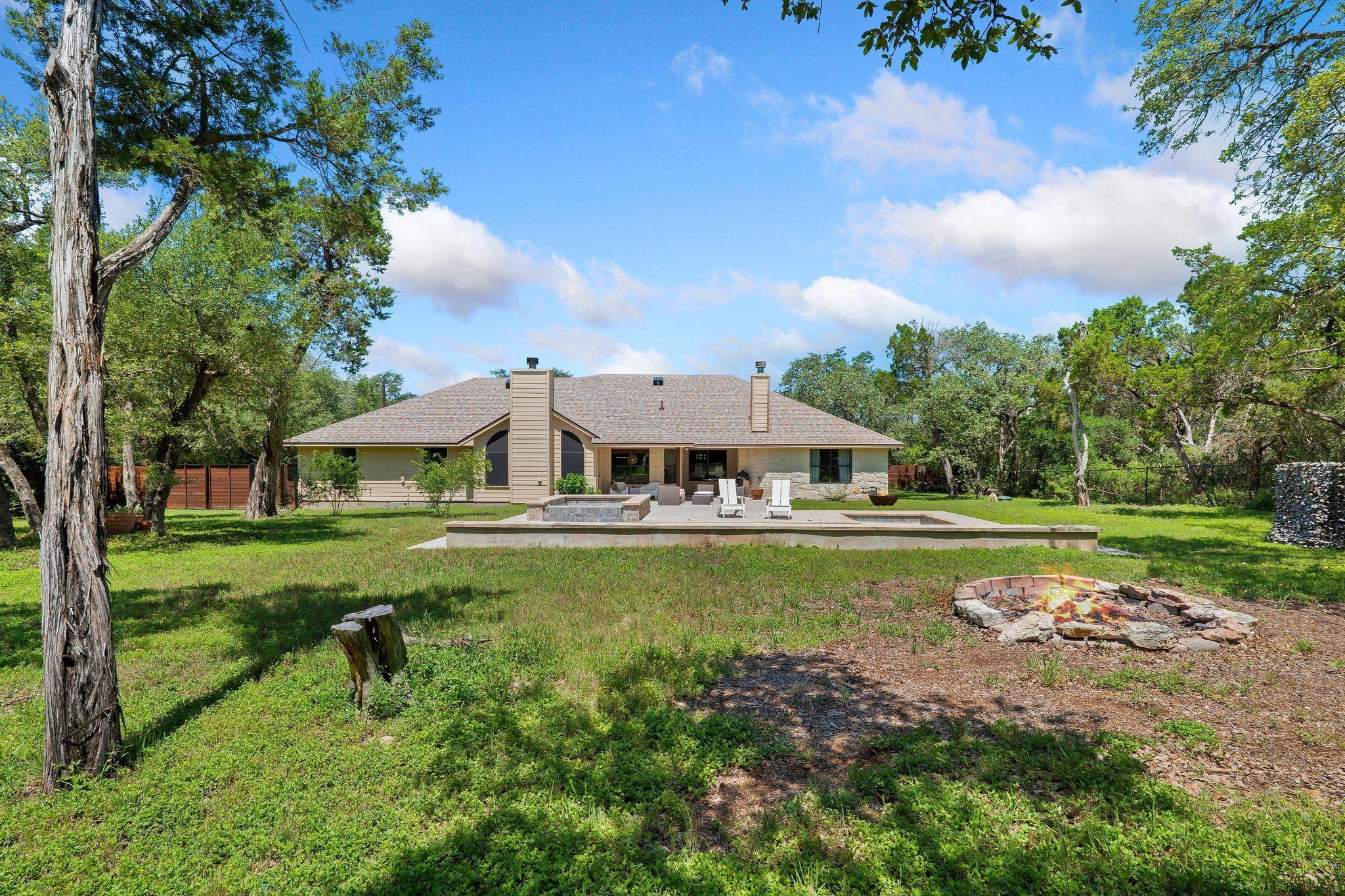105 N Laurelwood DR, Austin, TX 78733