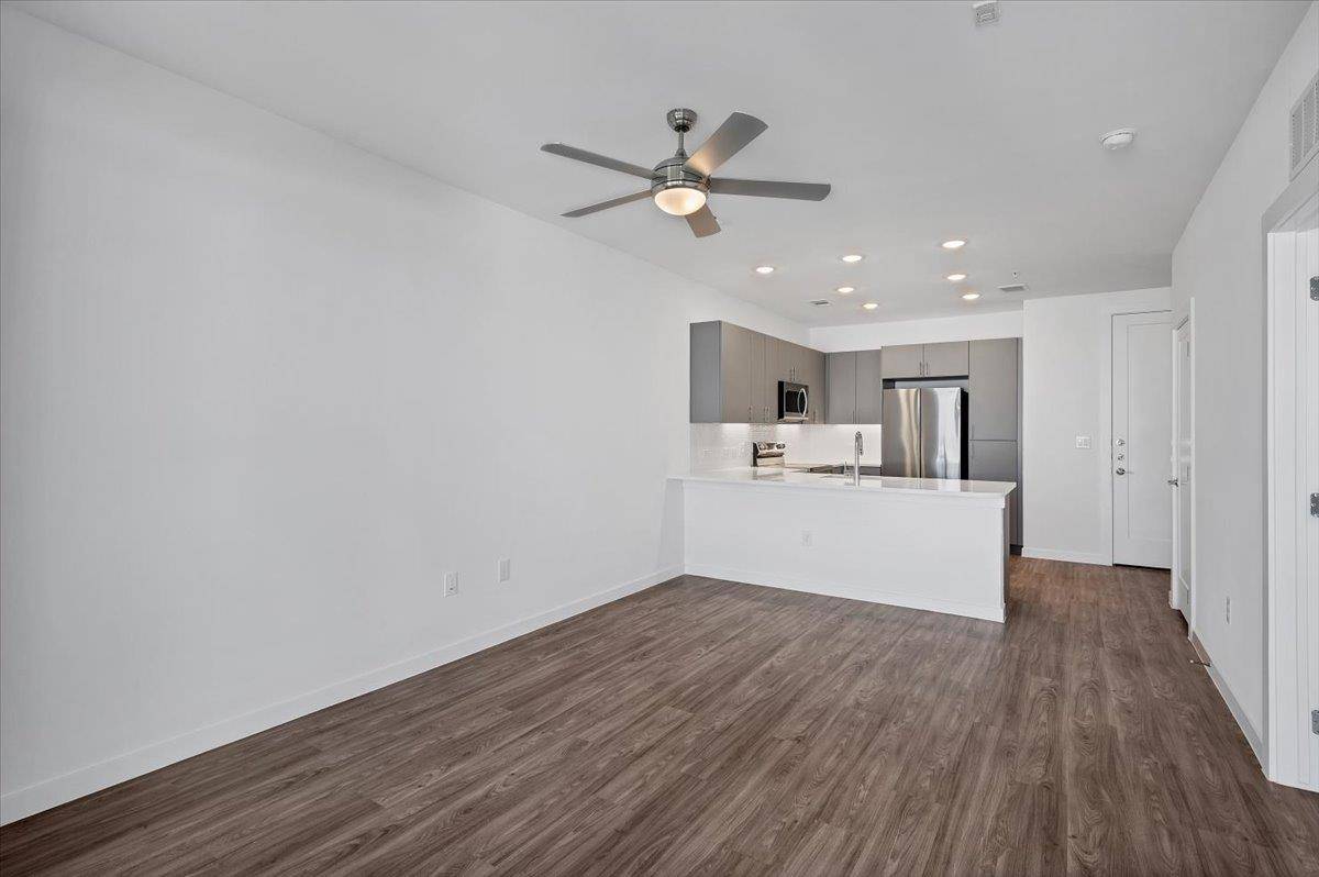 4801 Springdale RD #1402, Austin, TX 78723