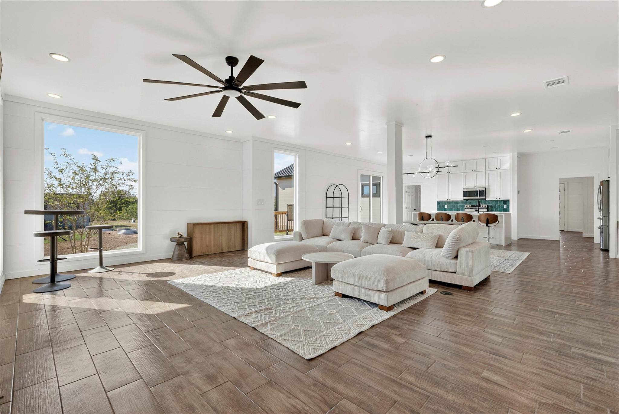 111 Starlight PATH, Red Rock, TX 78662
