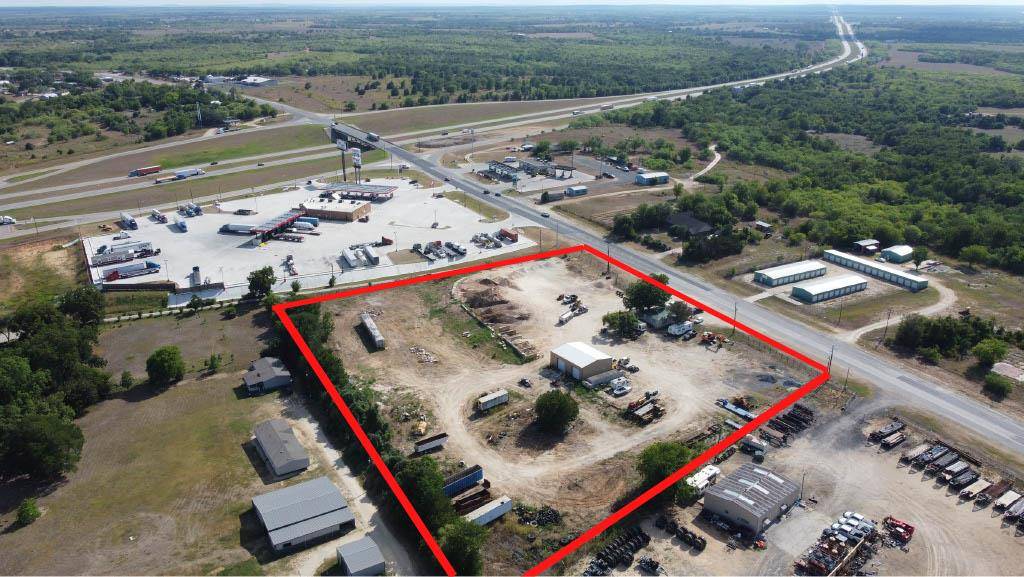 1951 South Magnolia, Luling, TX 78648