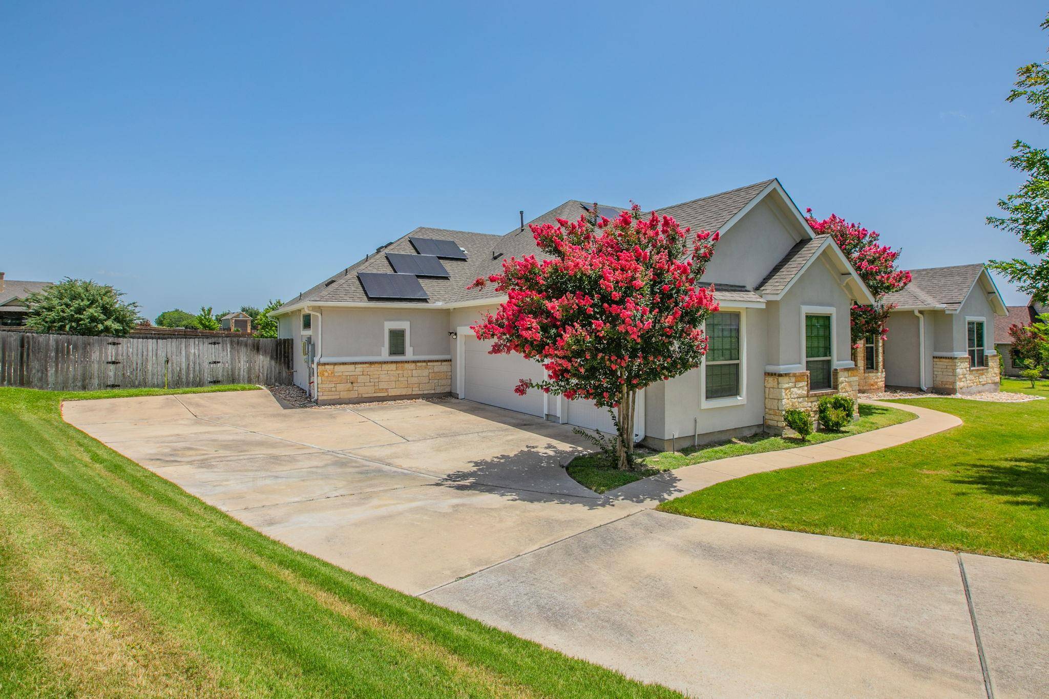 112 Haven CV, Hutto, TX 78634