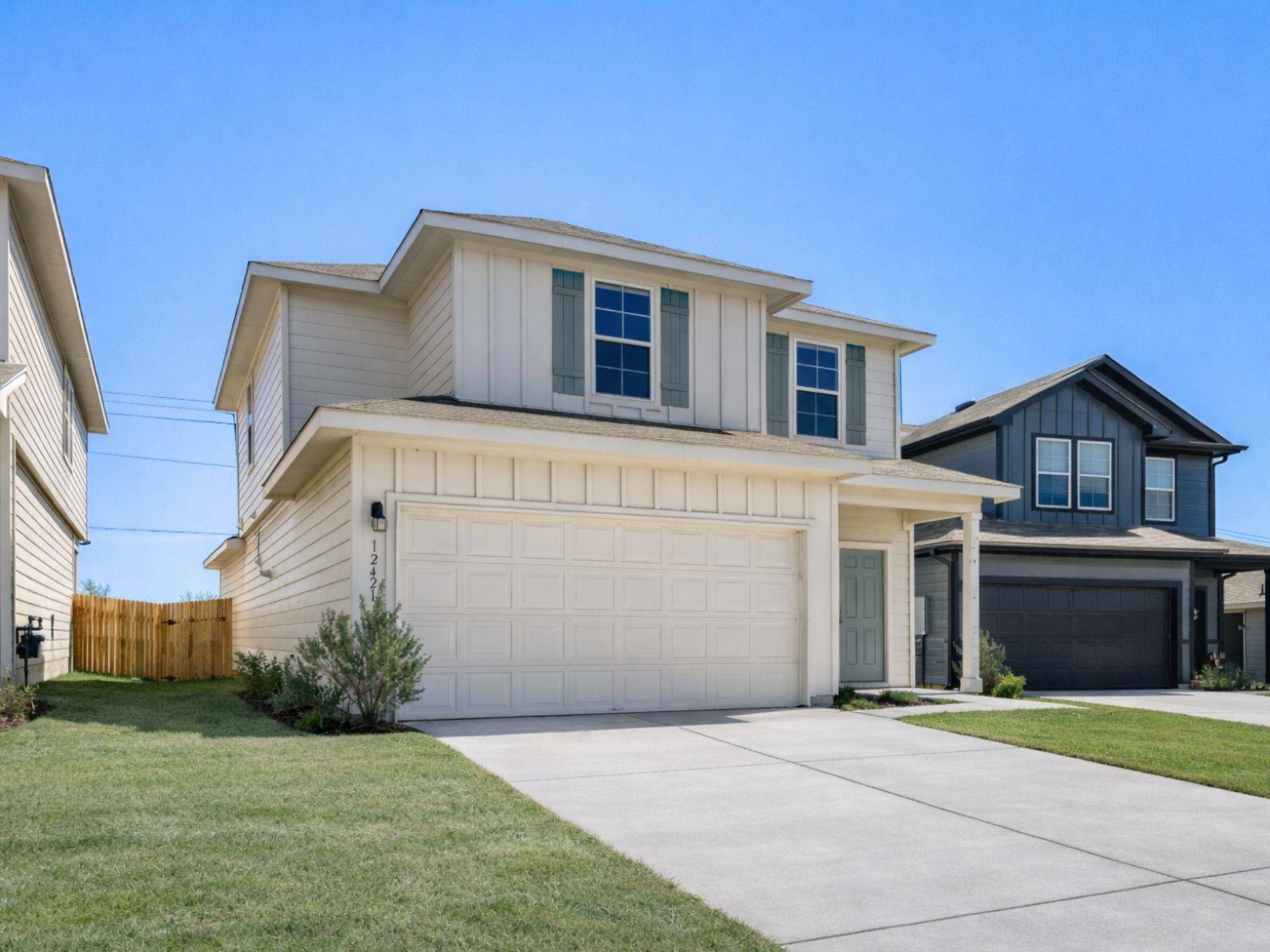 12421 Silversmith LN, Mustang Ridge, TX 78610