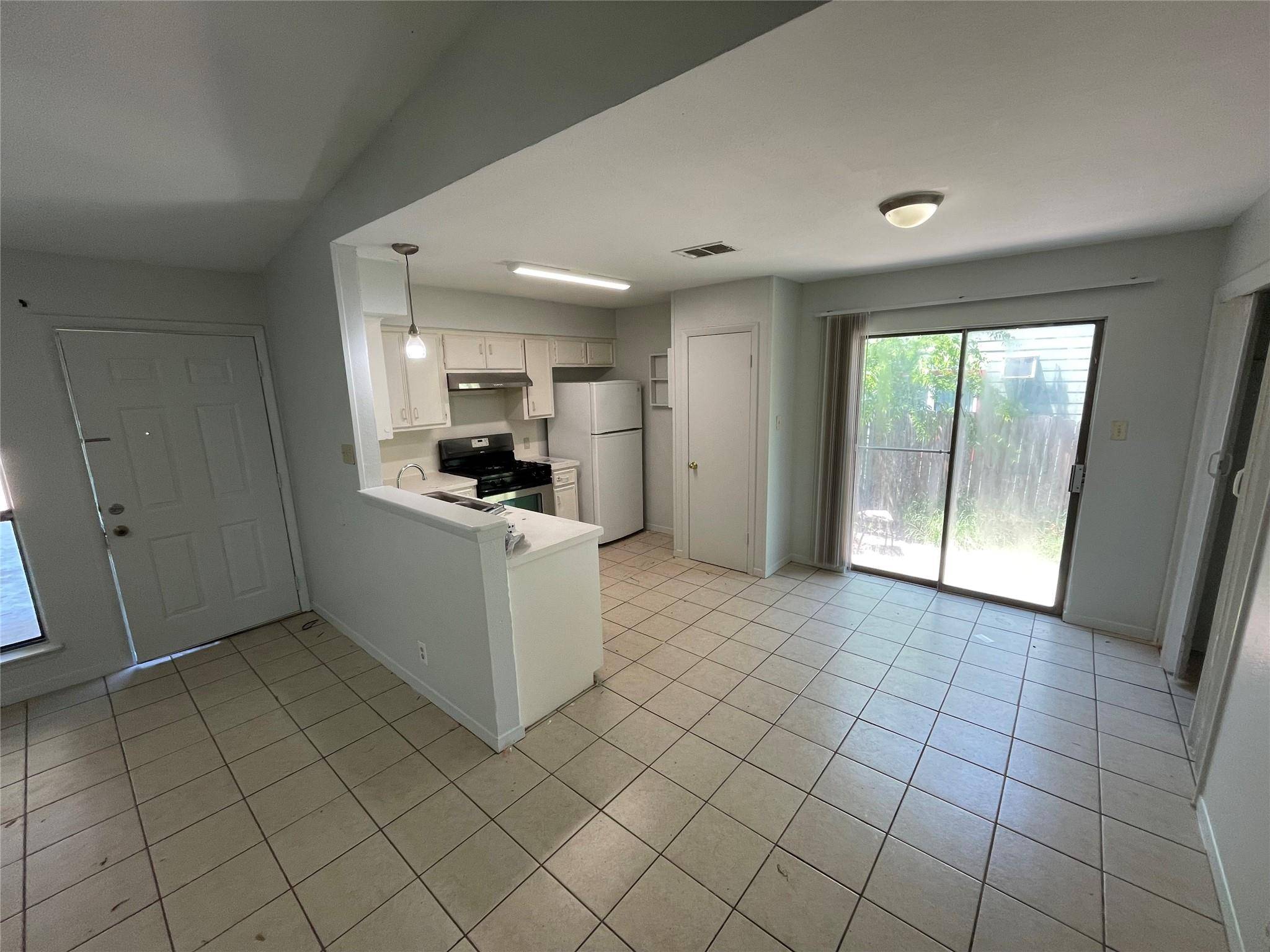 2001 Magnolia DR #A, Round Rock, TX 78664
