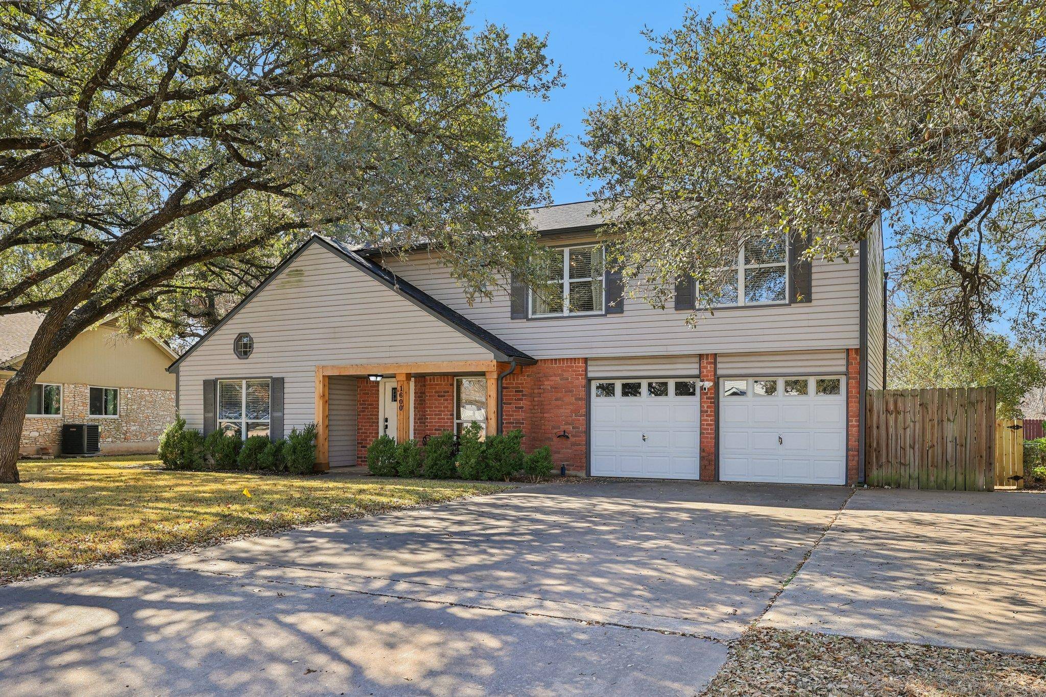 1600 Wood Rock DR, Round Rock, TX 78681
