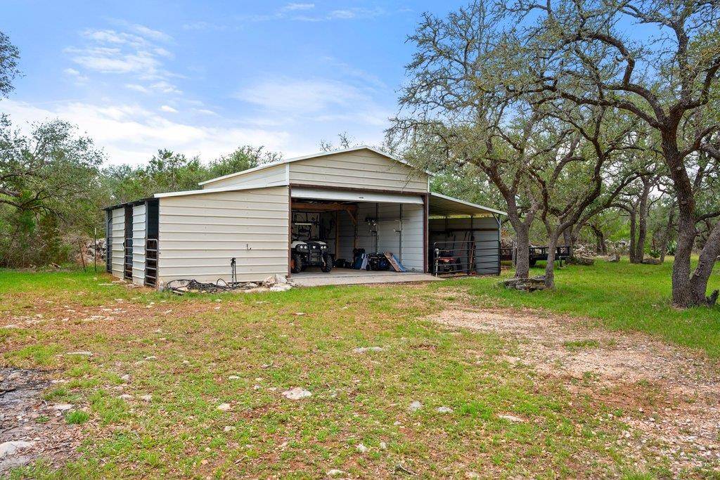 8139 Ozark DR, San Marcos, TX 78666