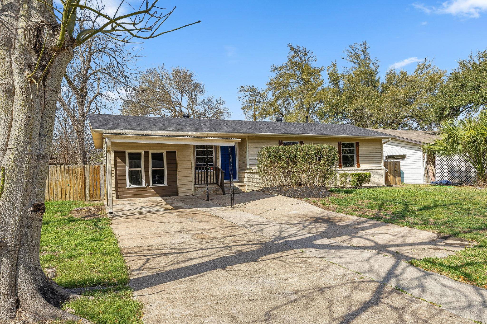 1402 Kent ST #1, Taylor, TX 76574