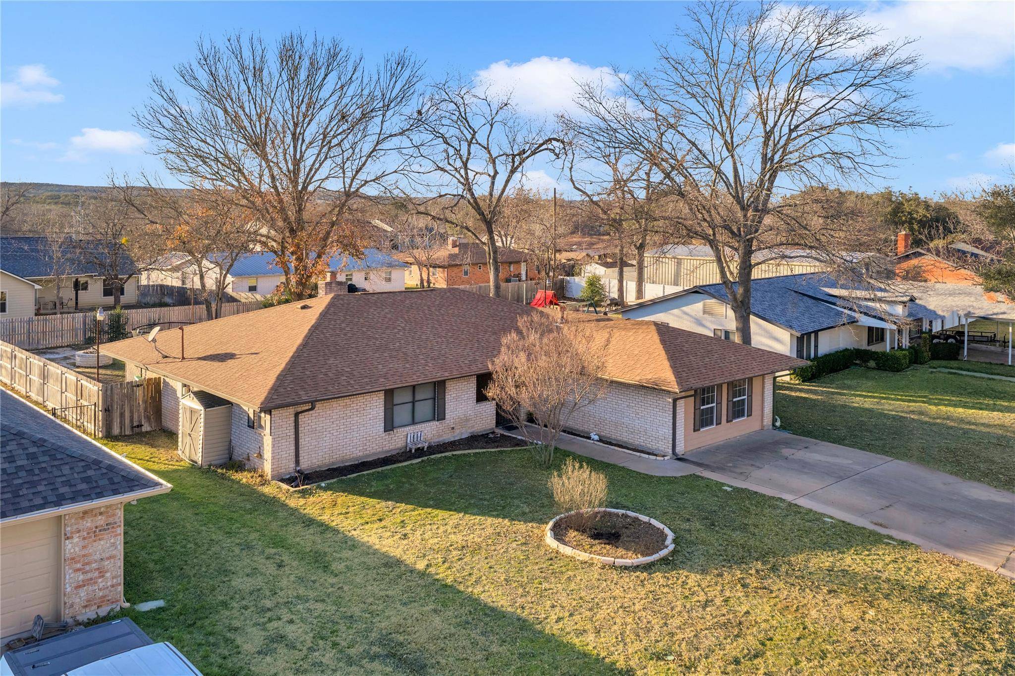 213 Corder LN, Burnet, TX 78611