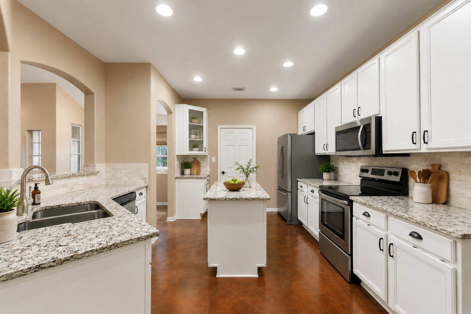 207 Cove Creek DR, Spicewood, TX 78669