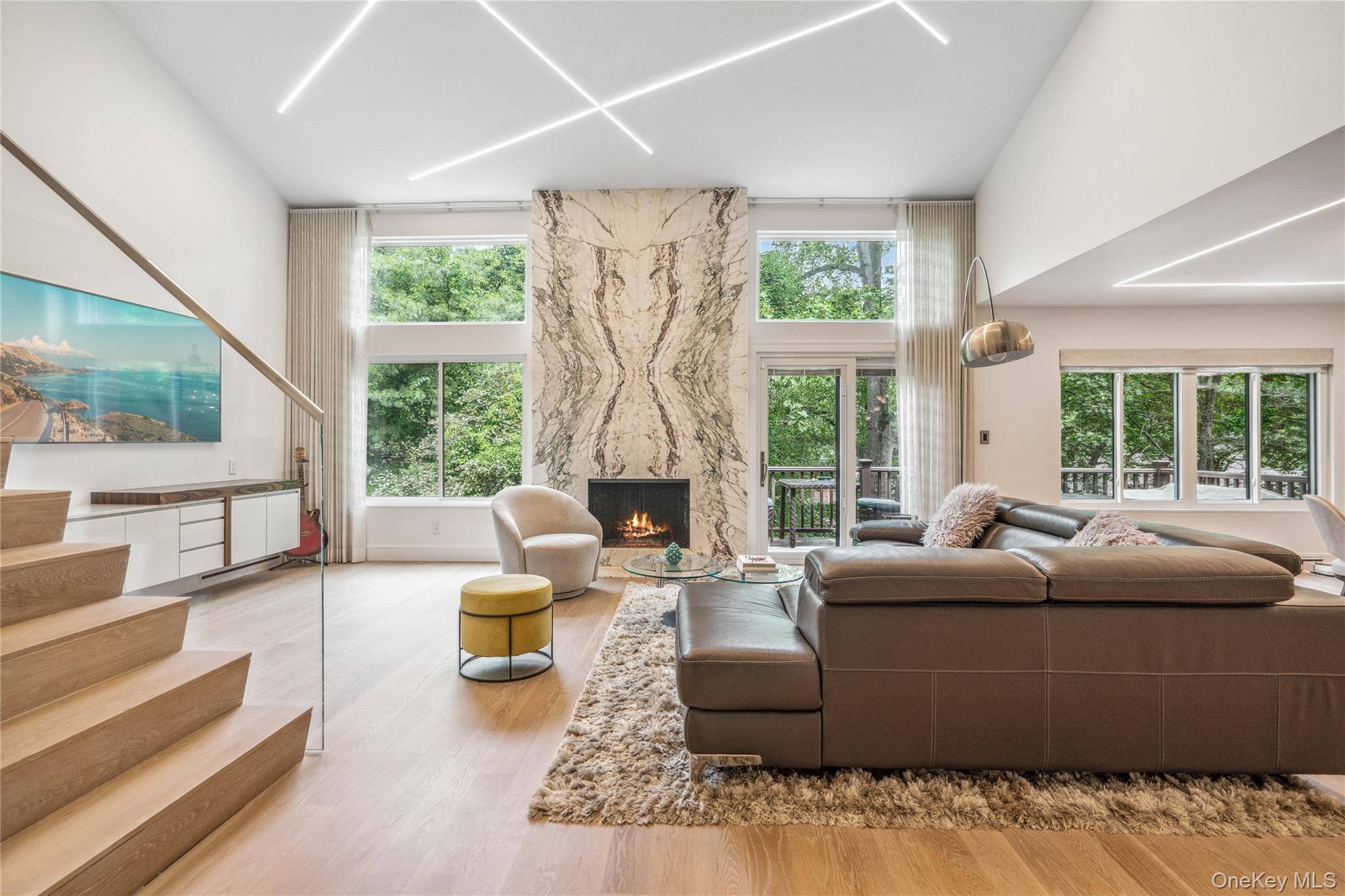 23 Estates TER, Manhasset, NY 11030