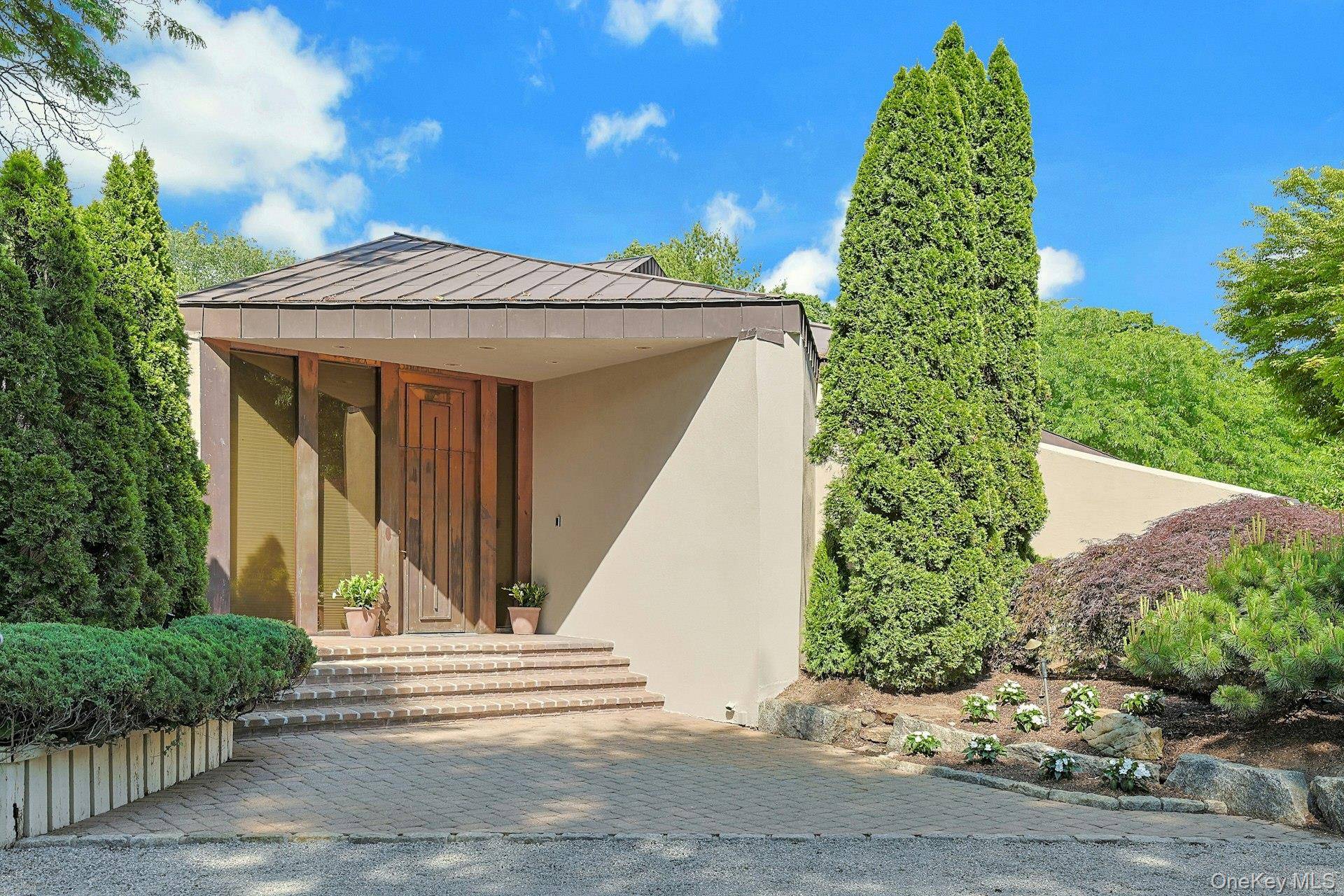41 Murray Hill RD, Scarsdale, NY 10583