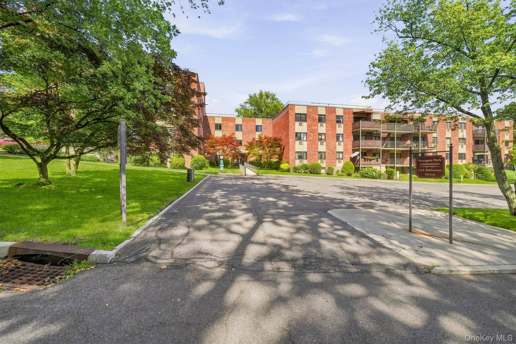 115 Dehaven DR #305, Yonkers, NY 10703