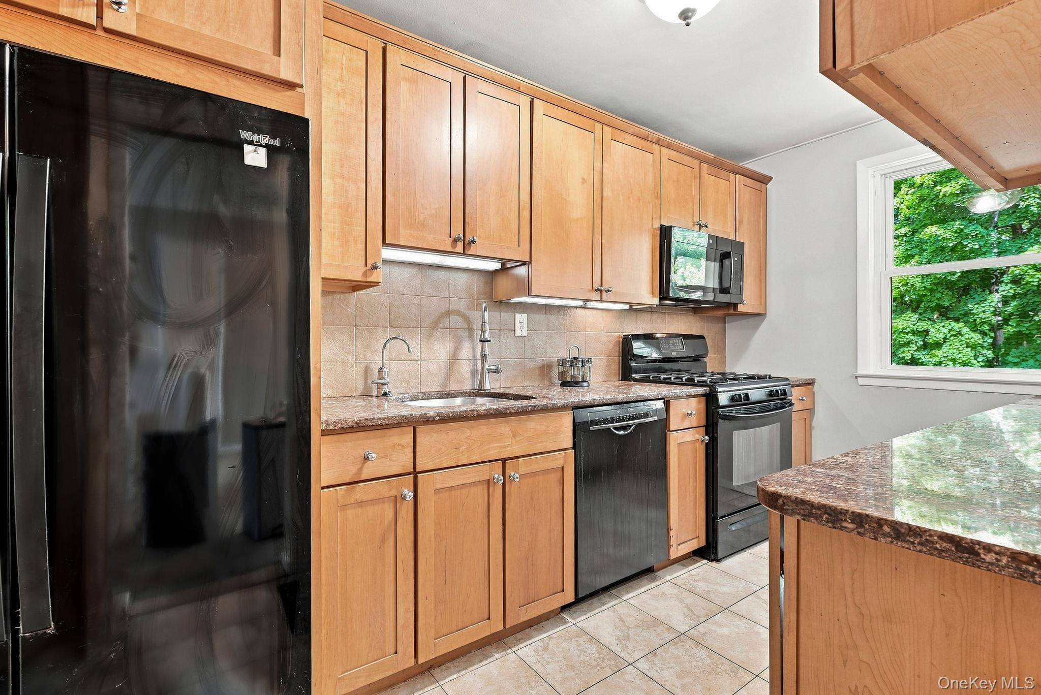 19 Avon CIR #D, Rye Brook, NY 10573