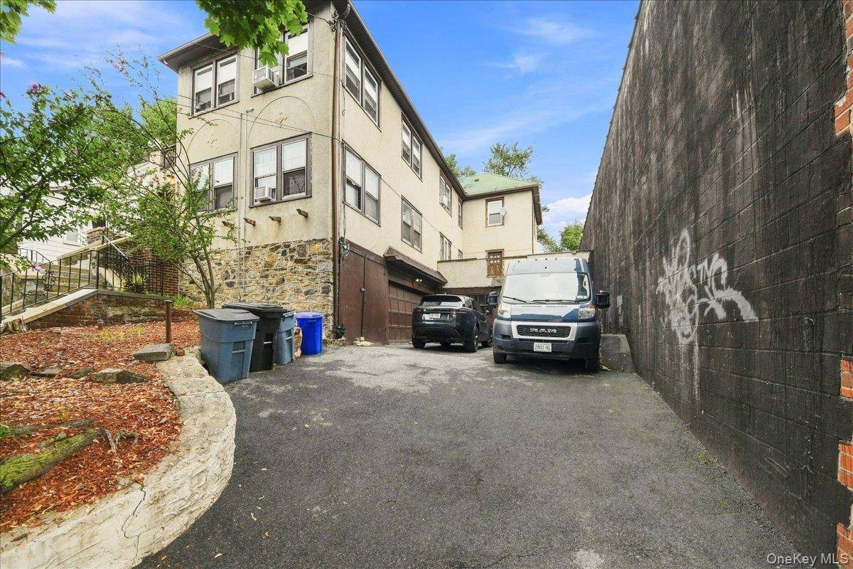 461 S 1st AVE, Mount Vernon, NY 10550